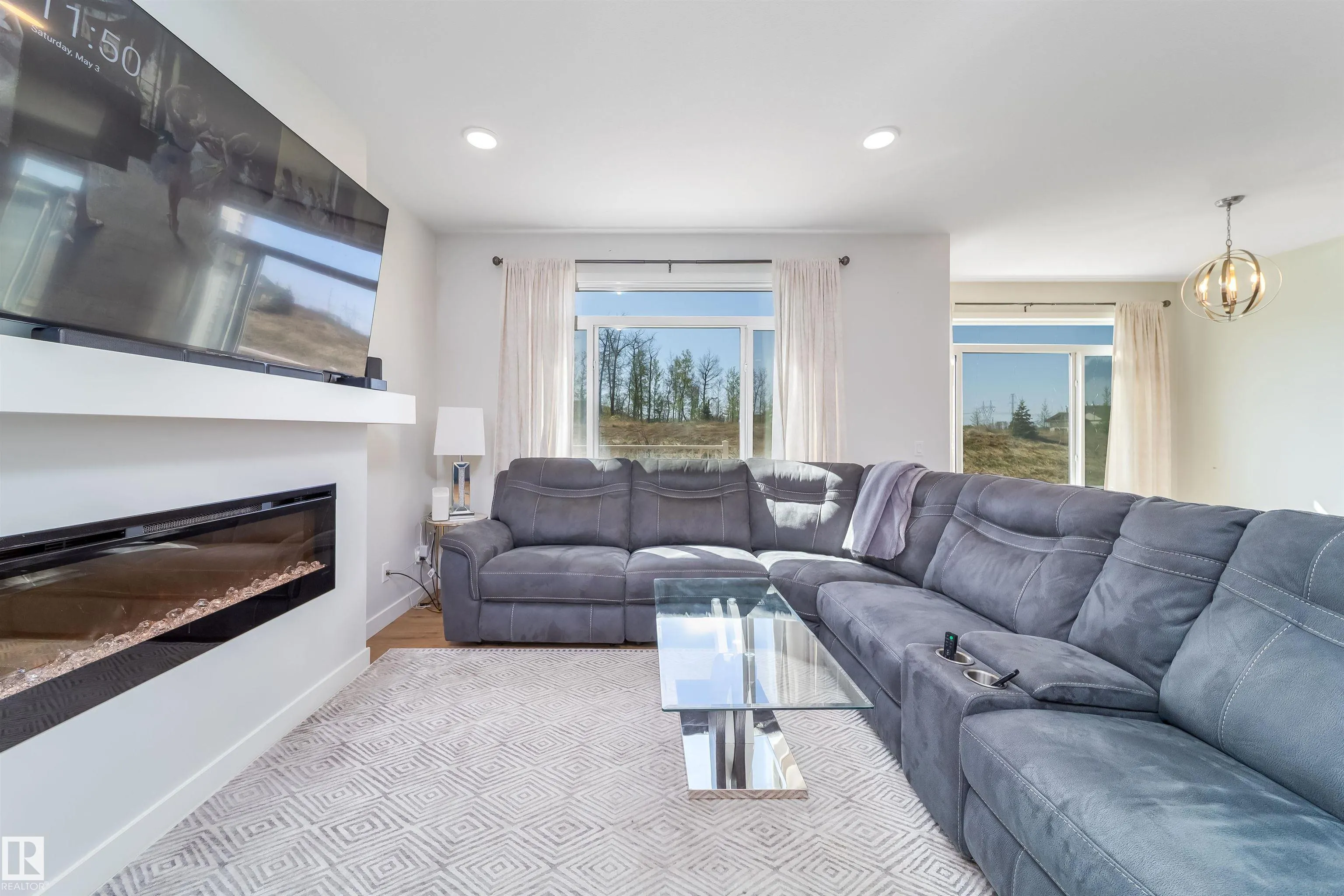 6011 EDMONDS Place