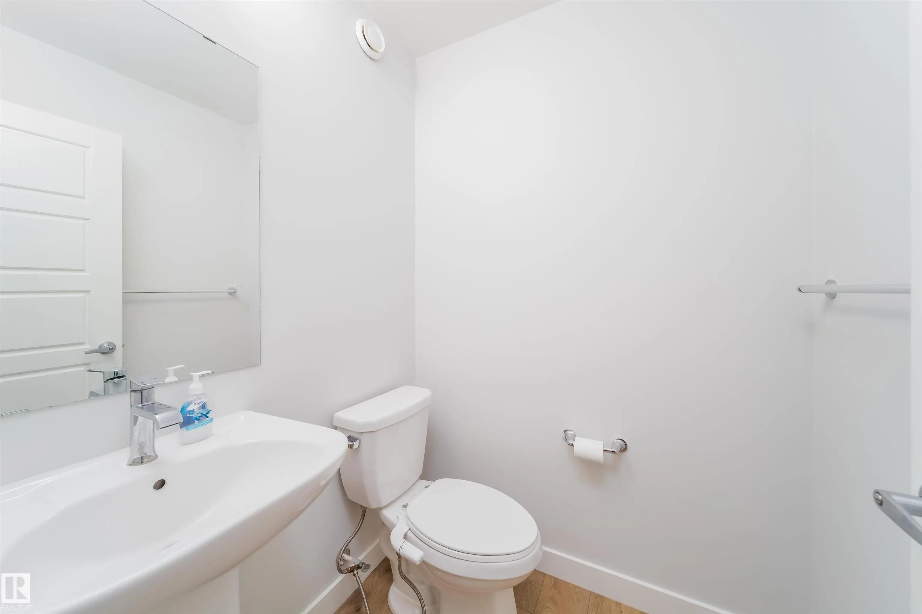 6011 EDMONDS Place