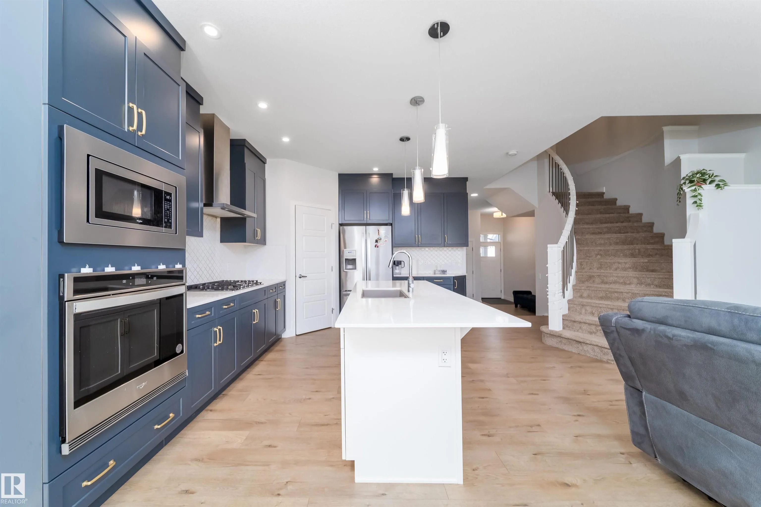 6011 EDMONDS Place