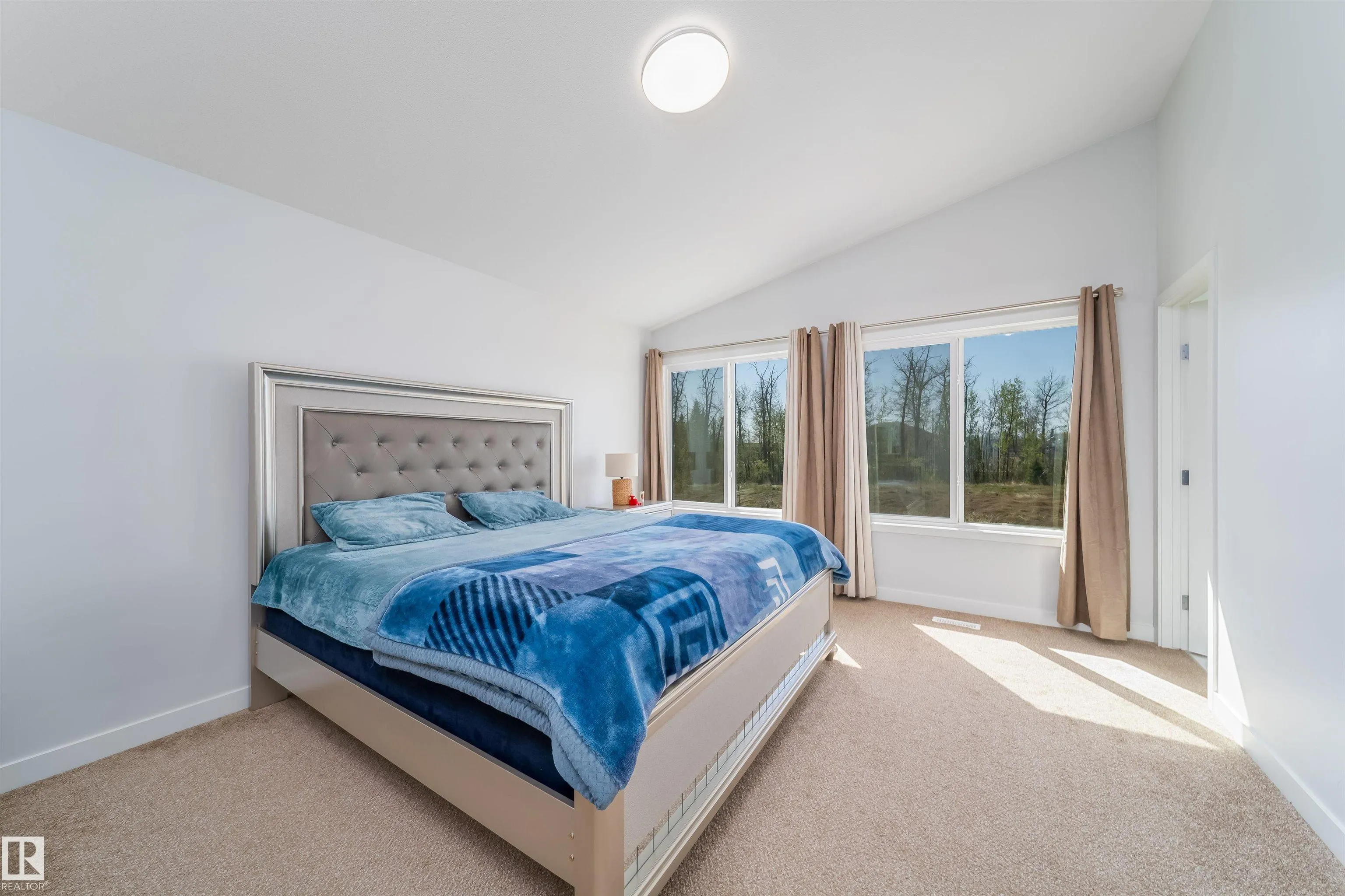 6011 EDMONDS Place