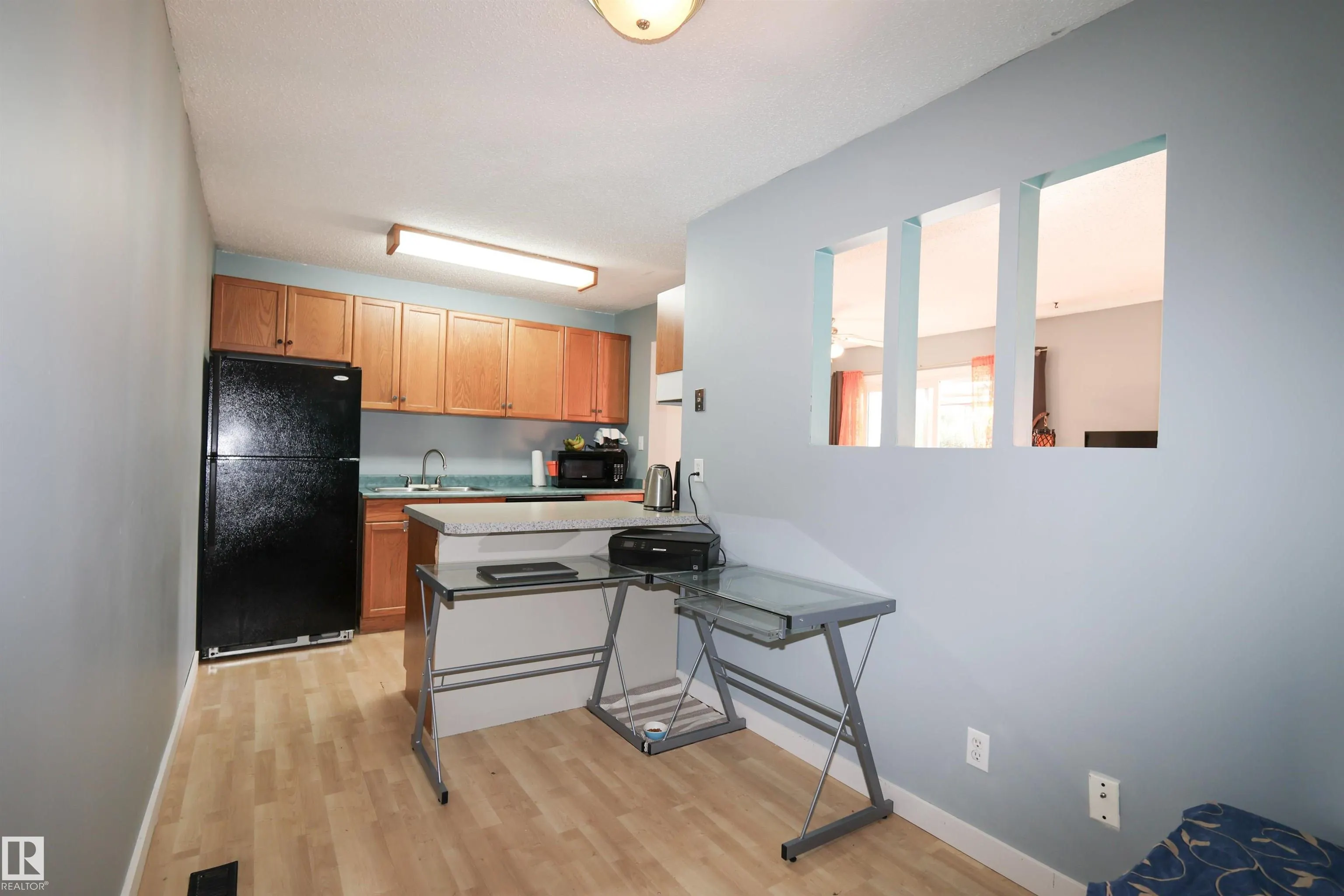 225 GRANDIN Village