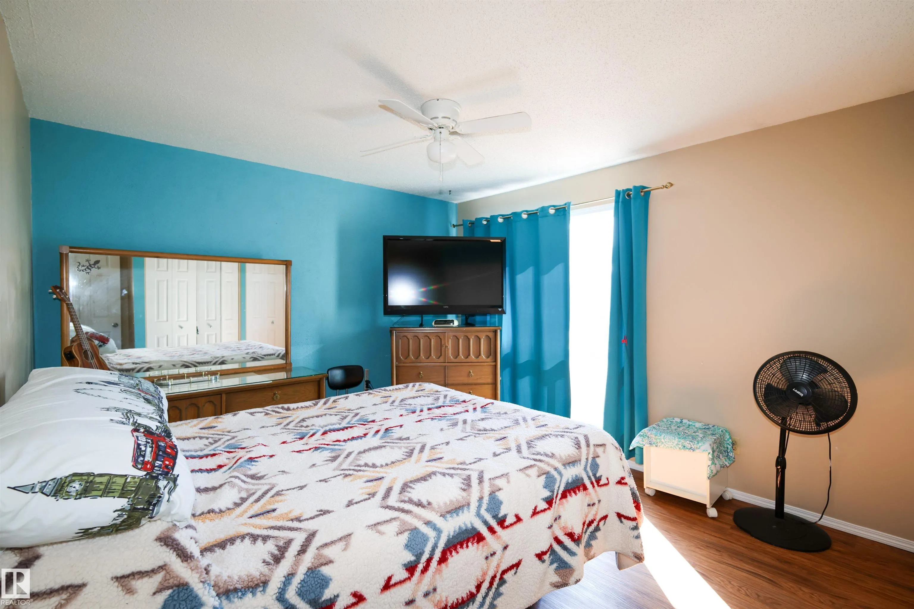 225 GRANDIN Village