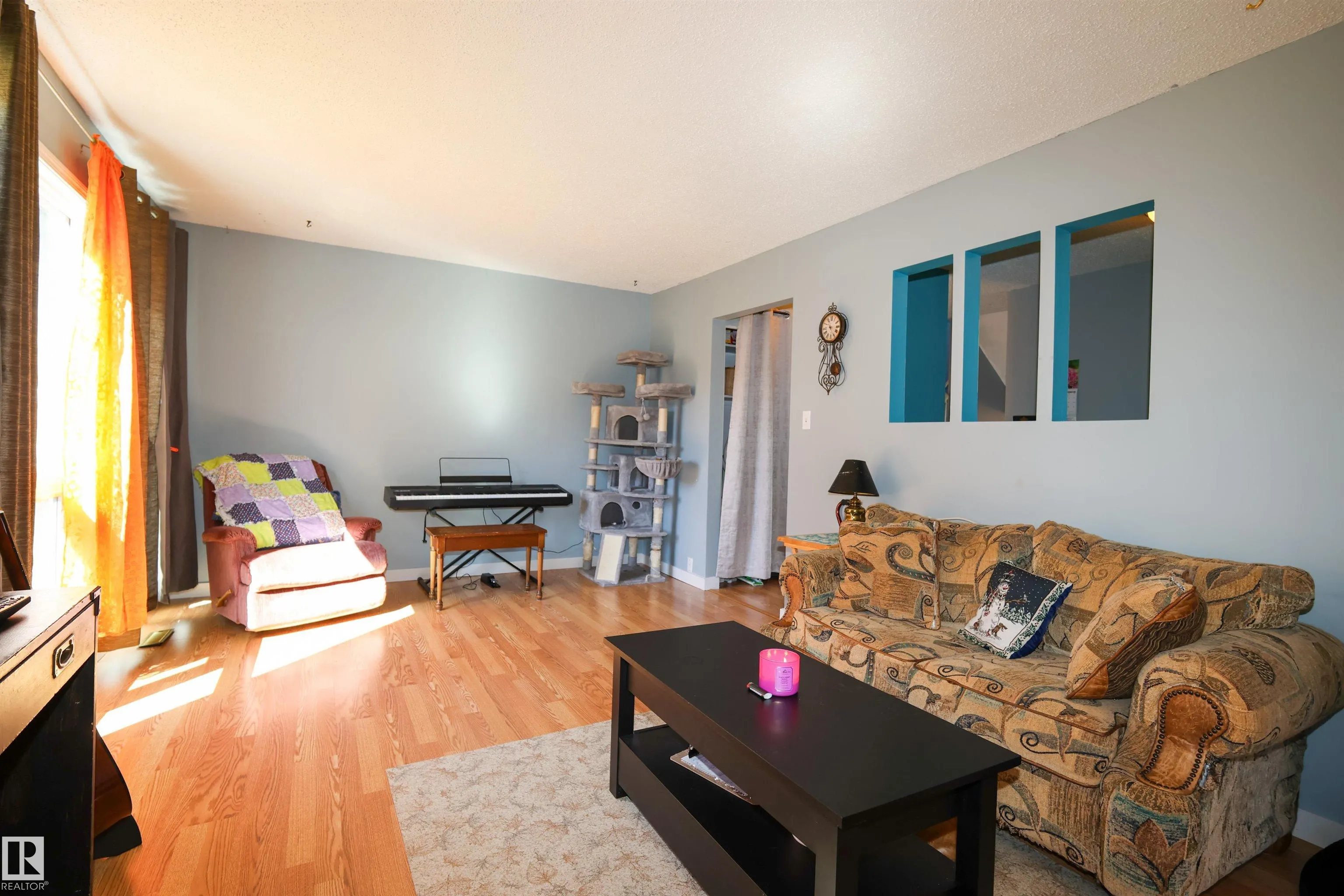 225 GRANDIN Village