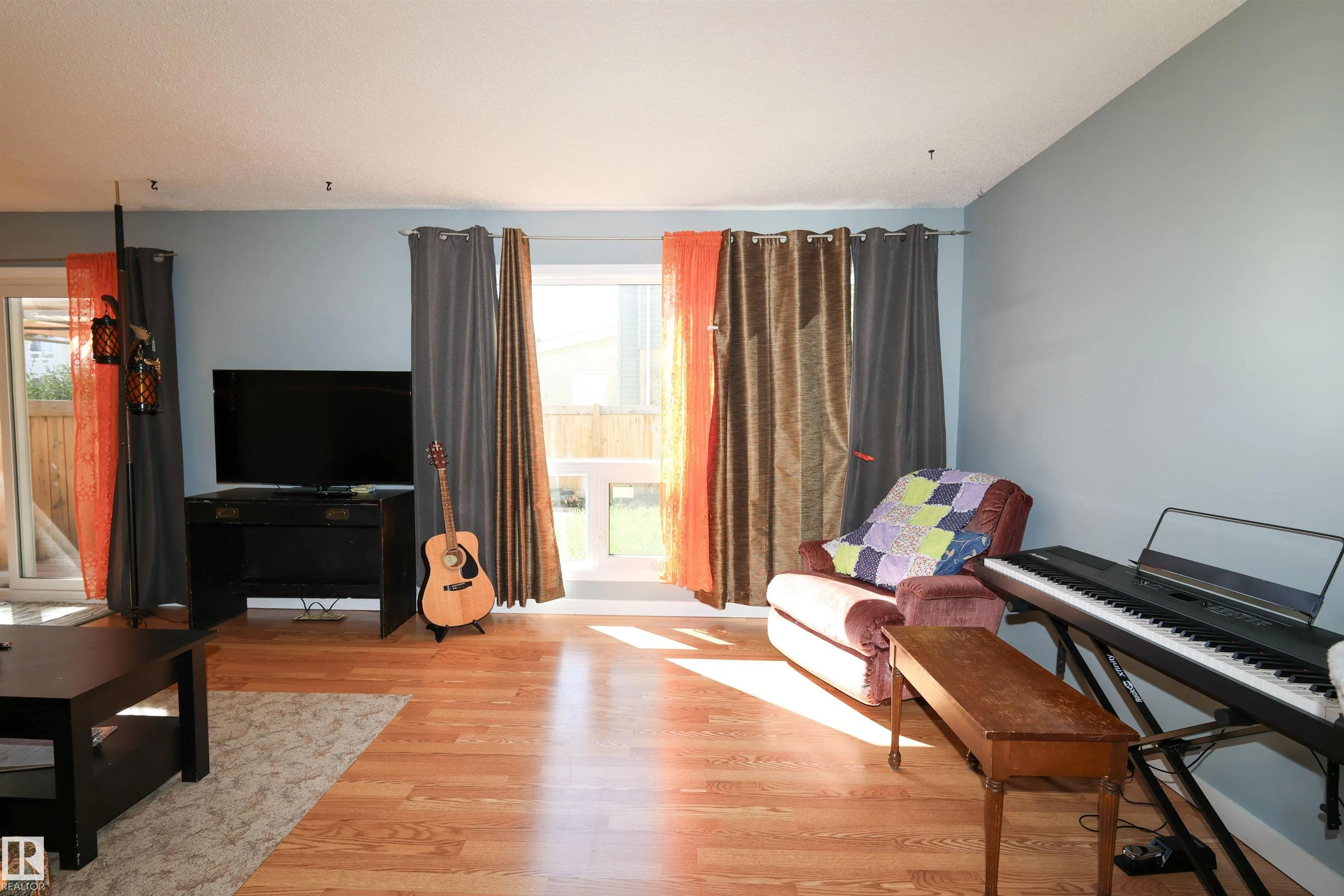 225 GRANDIN Village