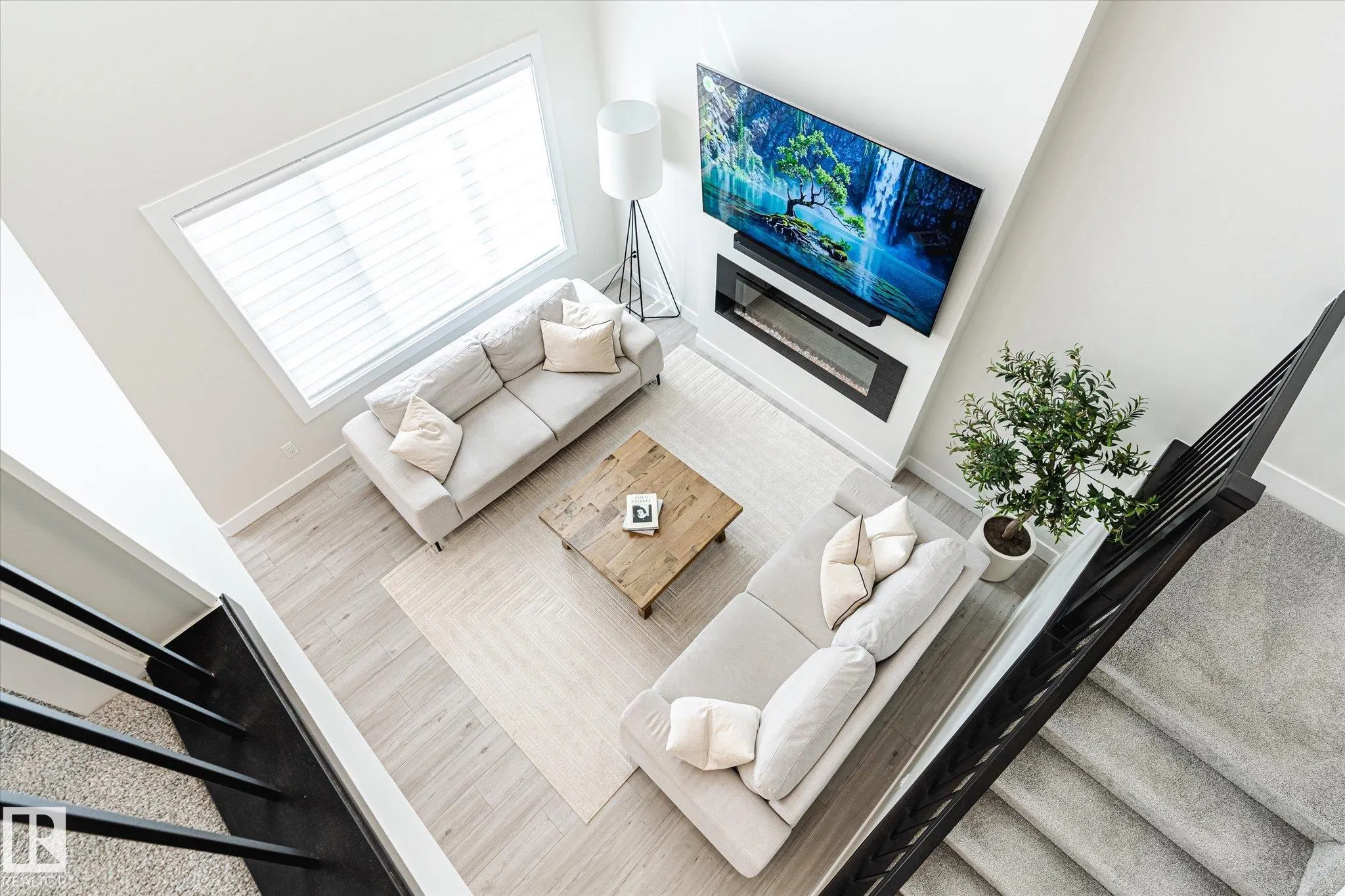 1214 EATON Lane