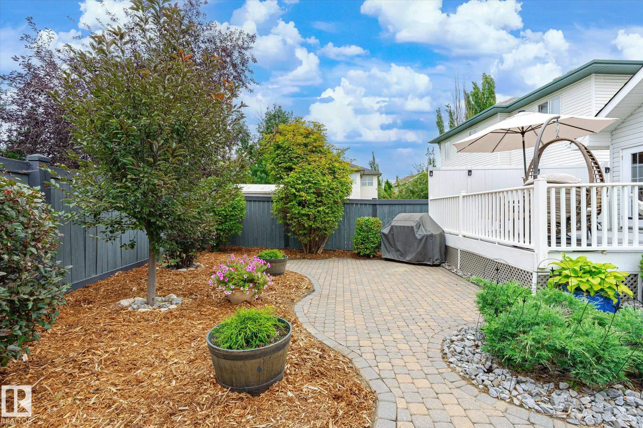 928 Blackmud Creek Crescent
