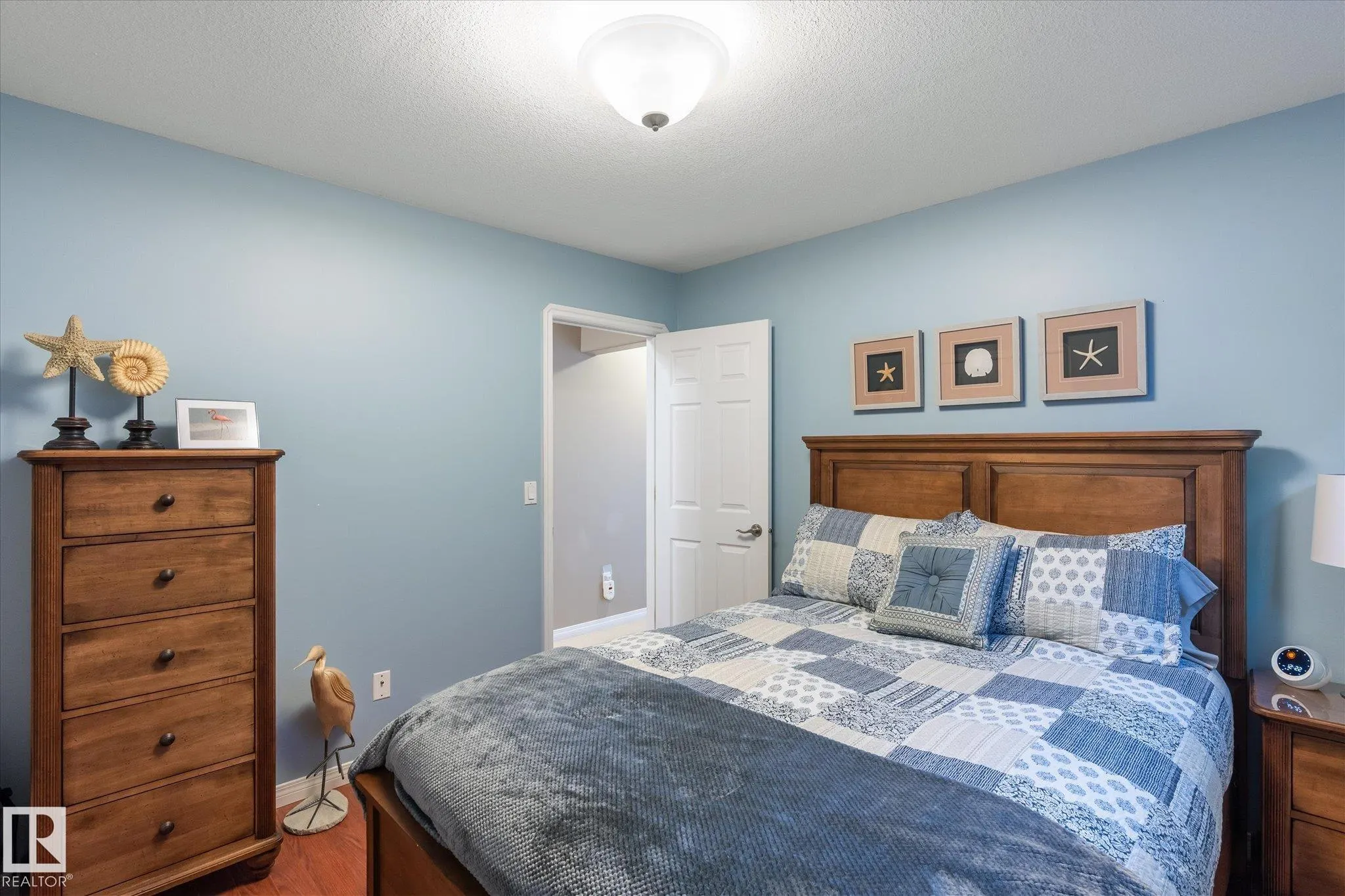 928 Blackmud Creek Crescent