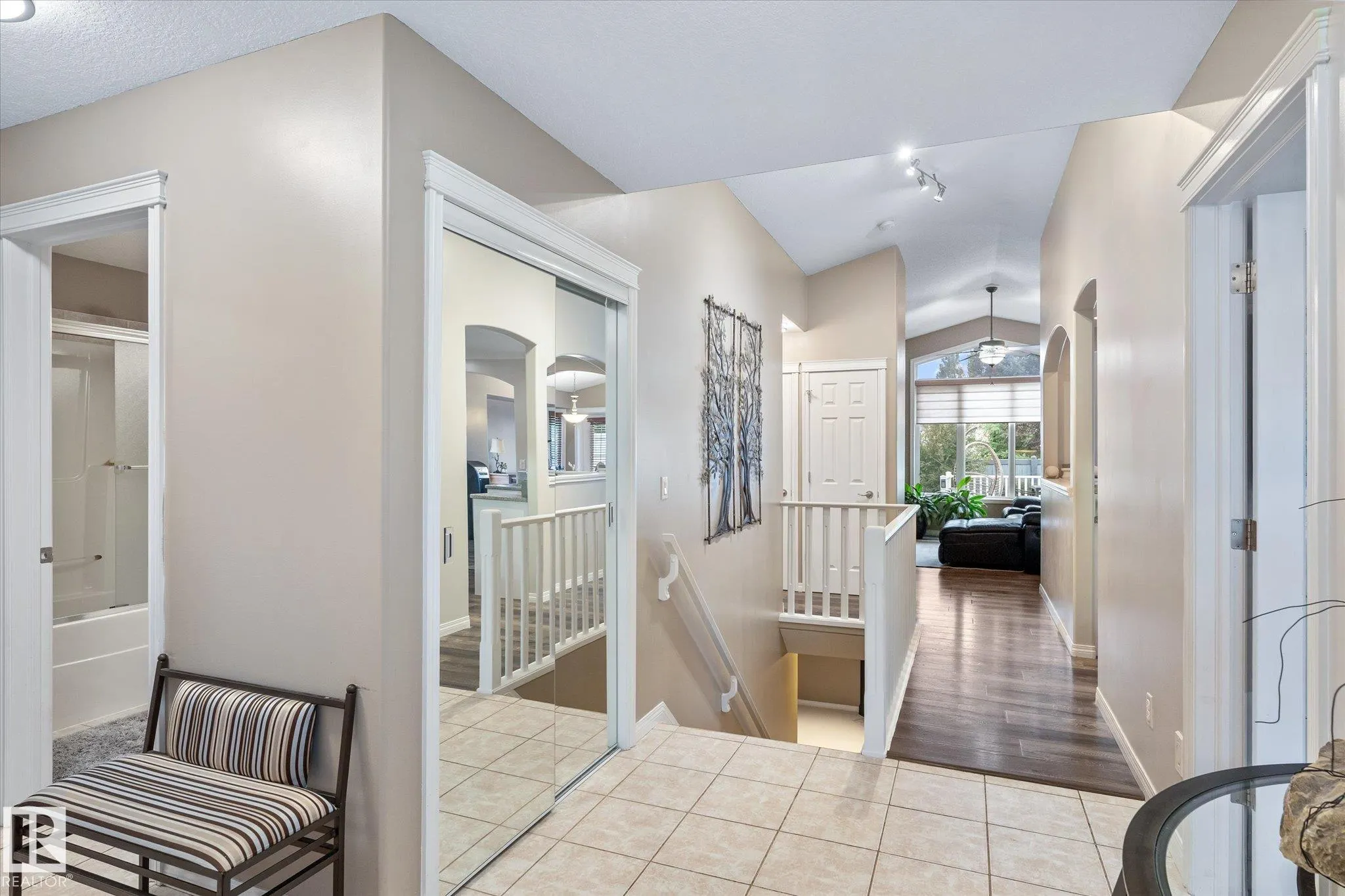 928 Blackmud Creek Crescent