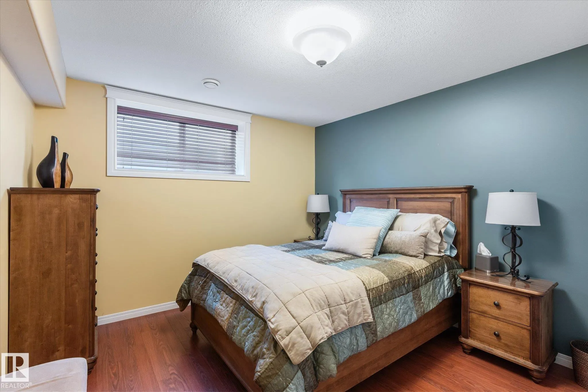 928 Blackmud Creek Crescent