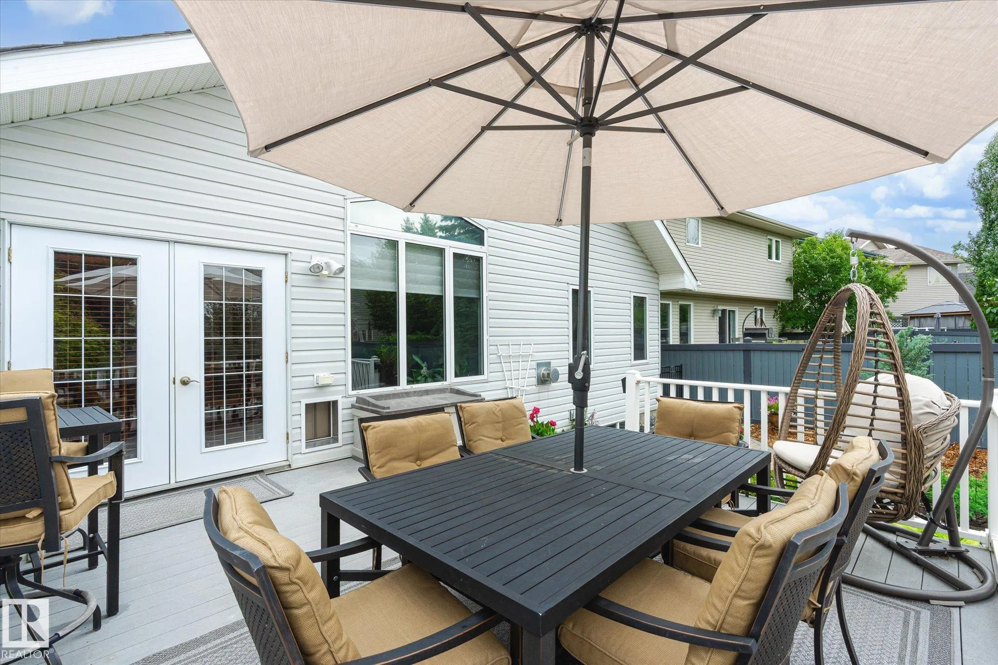 928 Blackmud Creek Crescent
