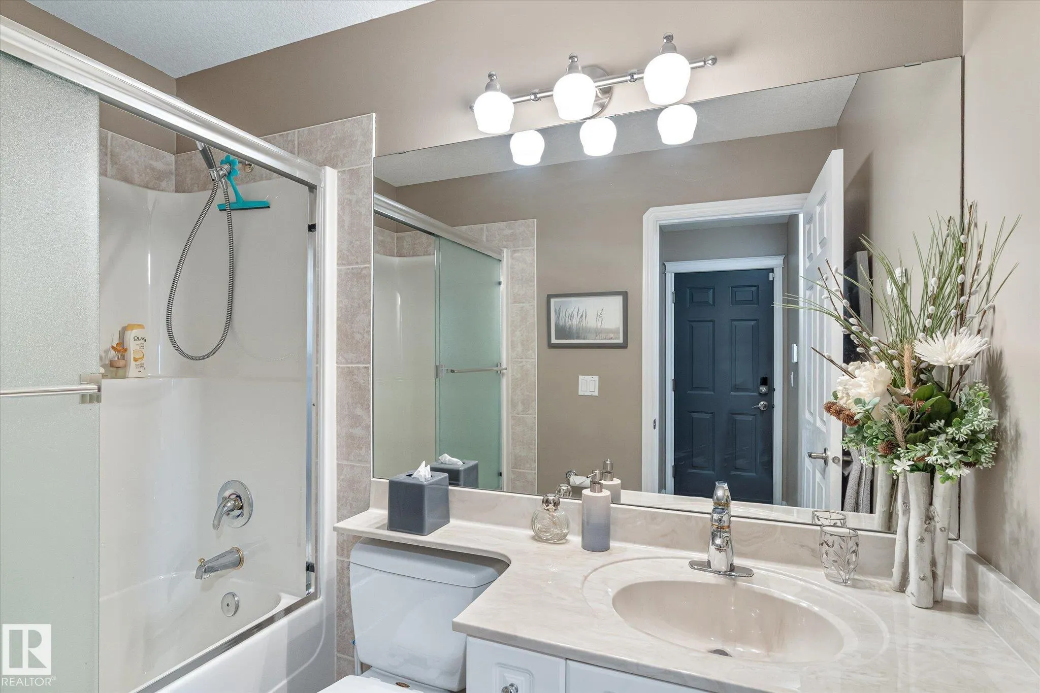928 Blackmud Creek Crescent
