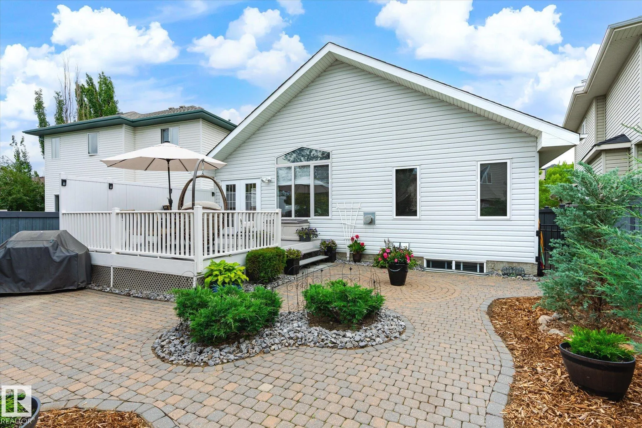 928 Blackmud Creek Crescent