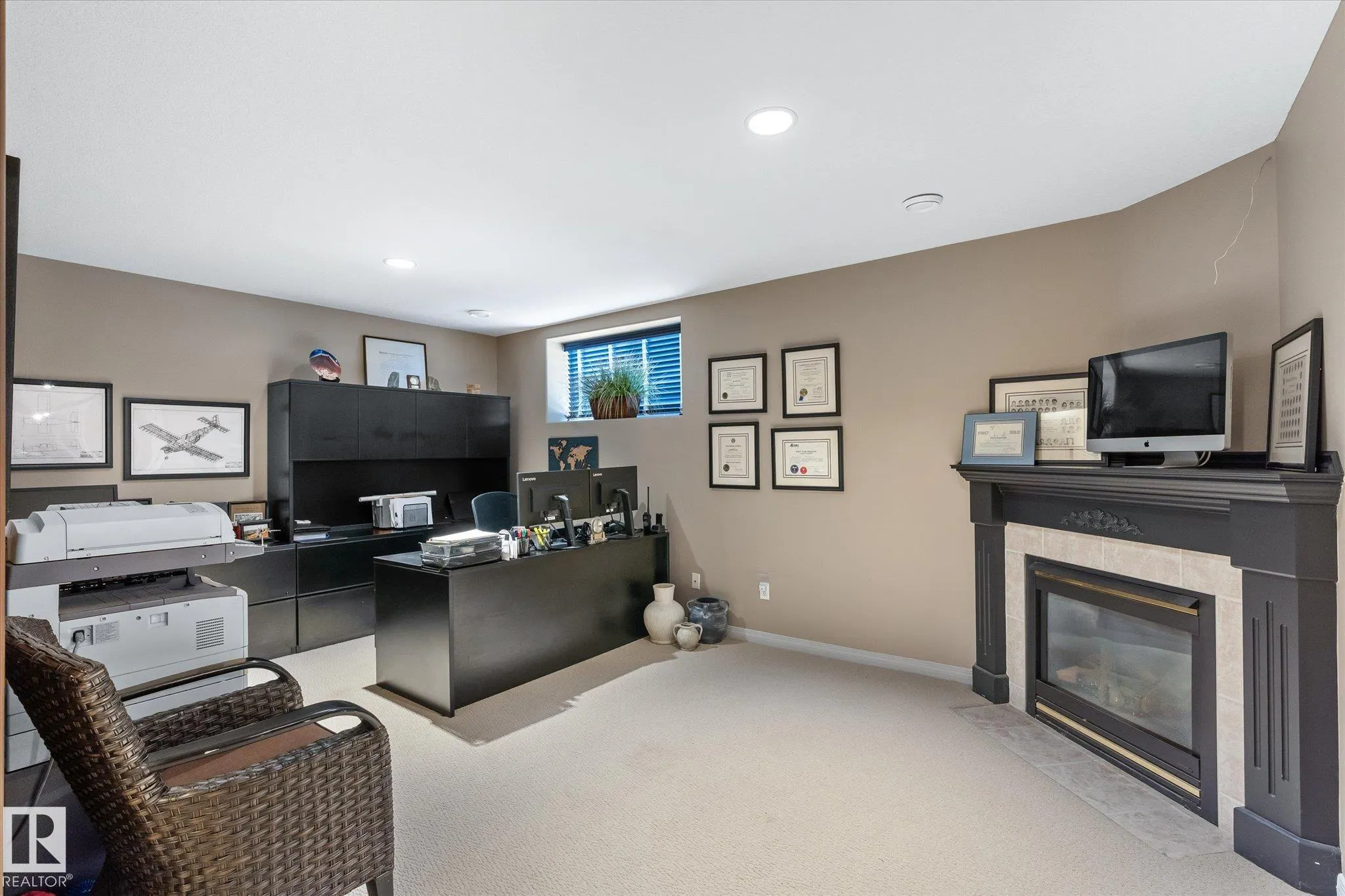 928 Blackmud Creek Crescent