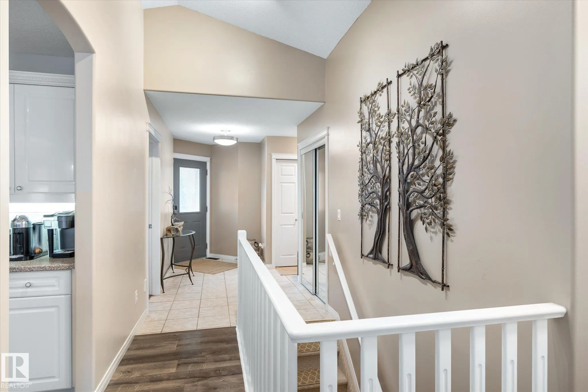 928 Blackmud Creek Crescent