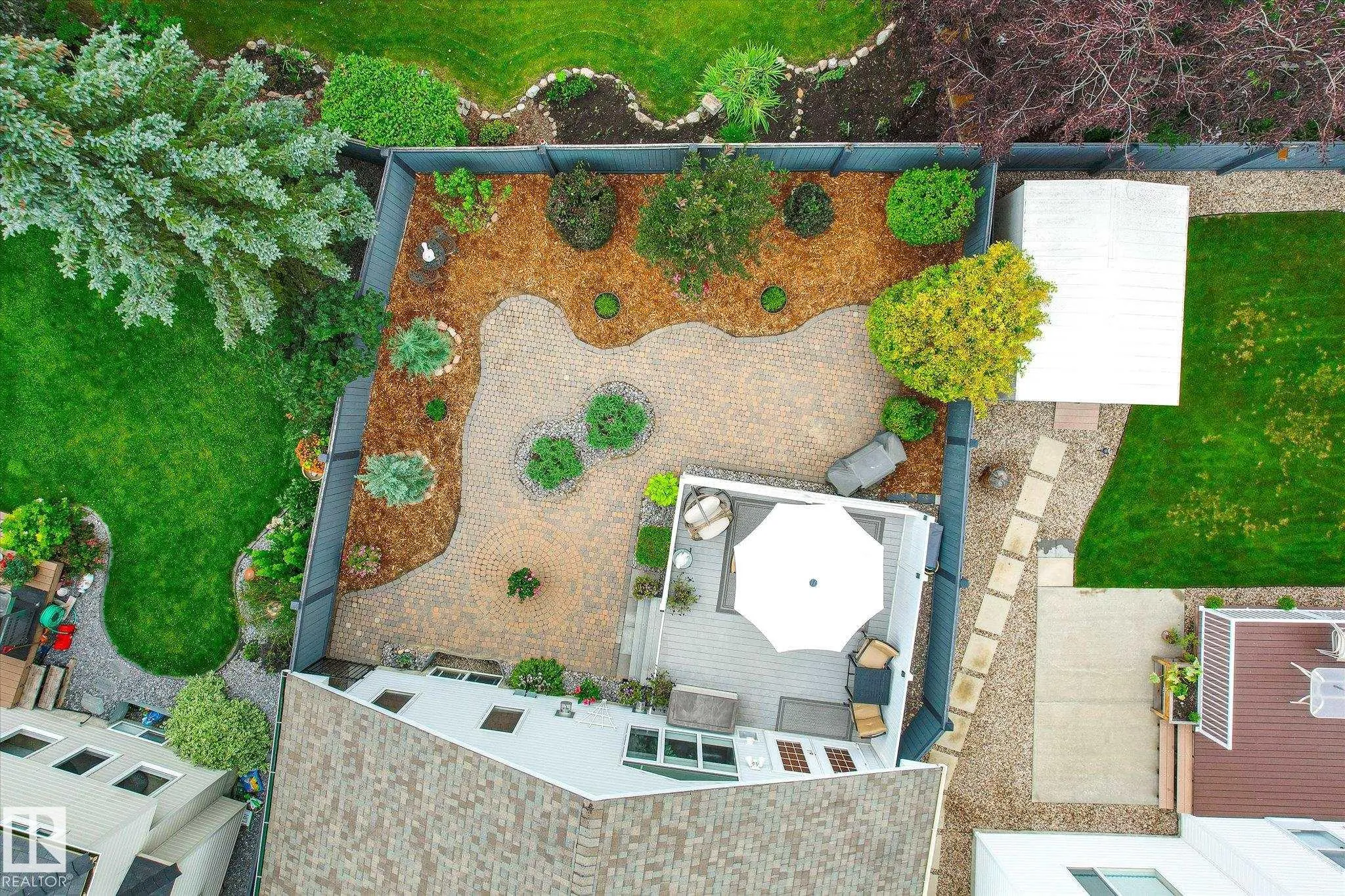 928 Blackmud Creek Crescent