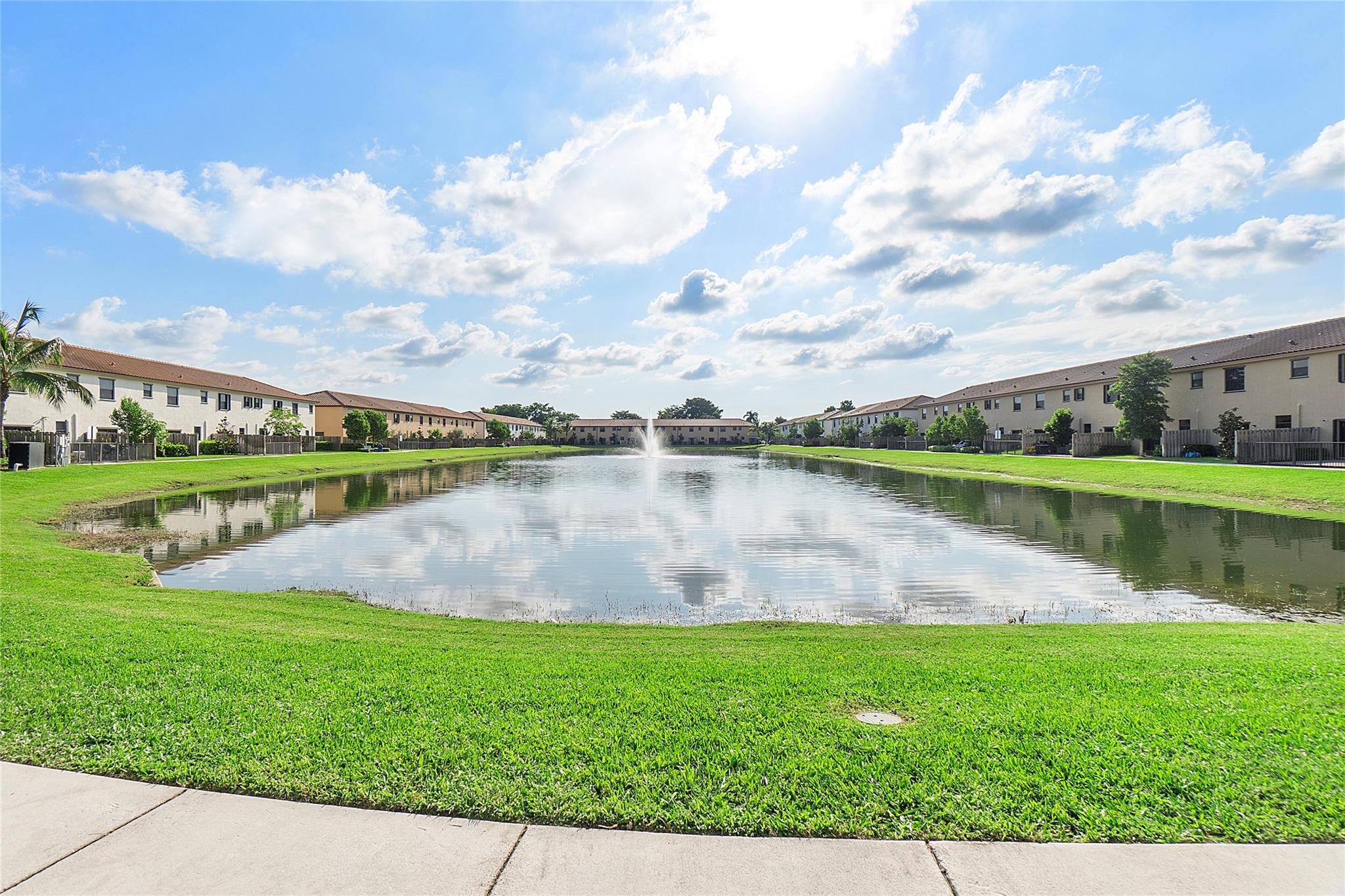 2718 NW 55th Ave