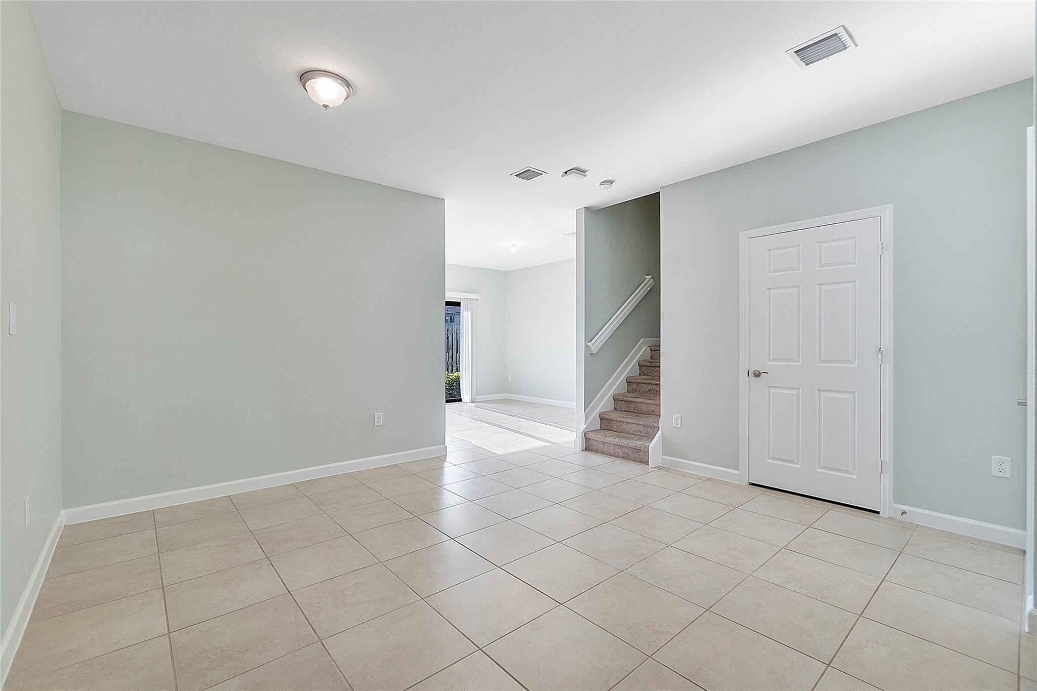 2718 NW 55th Ave