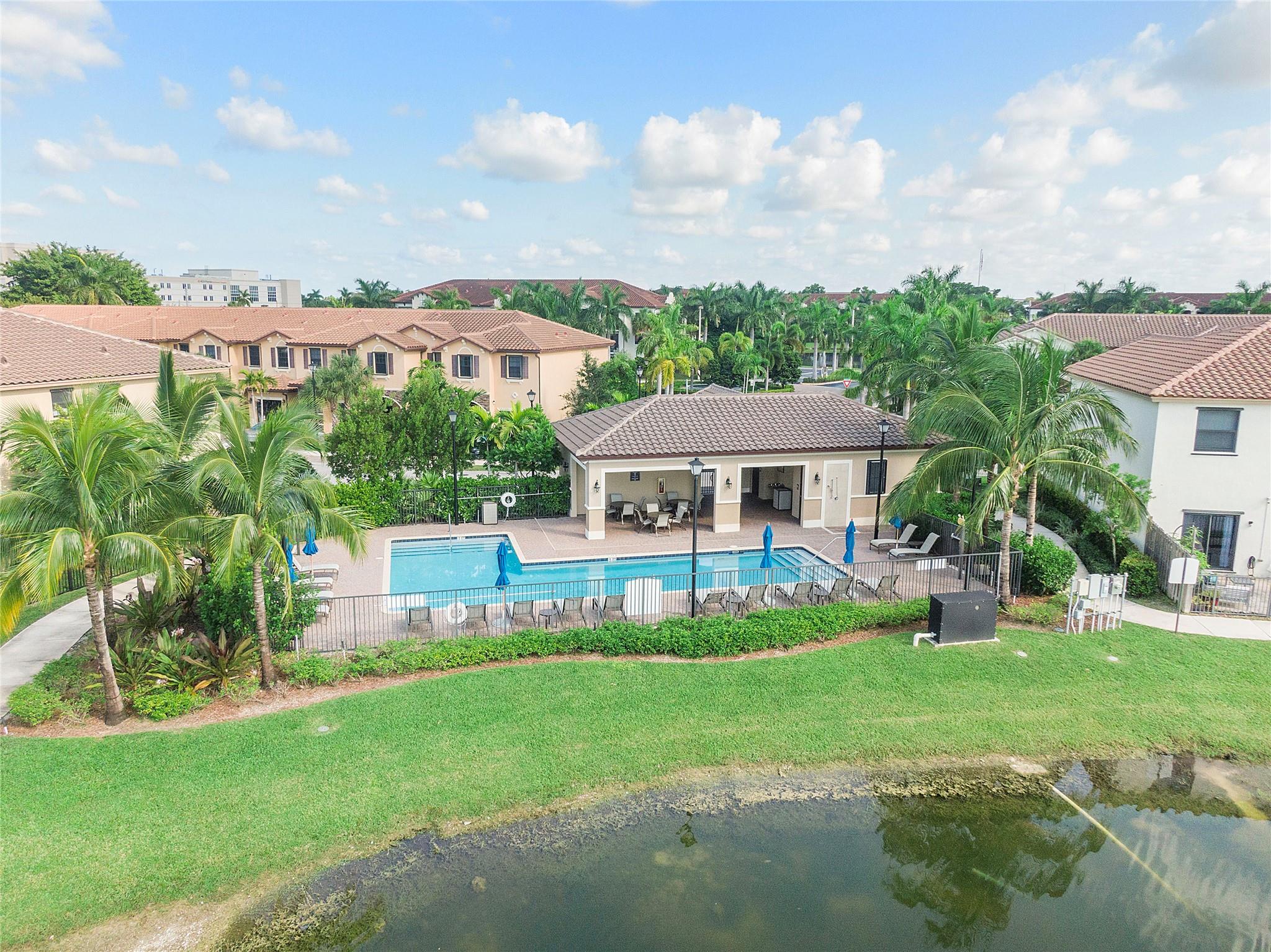 2718 NW 55th Ave