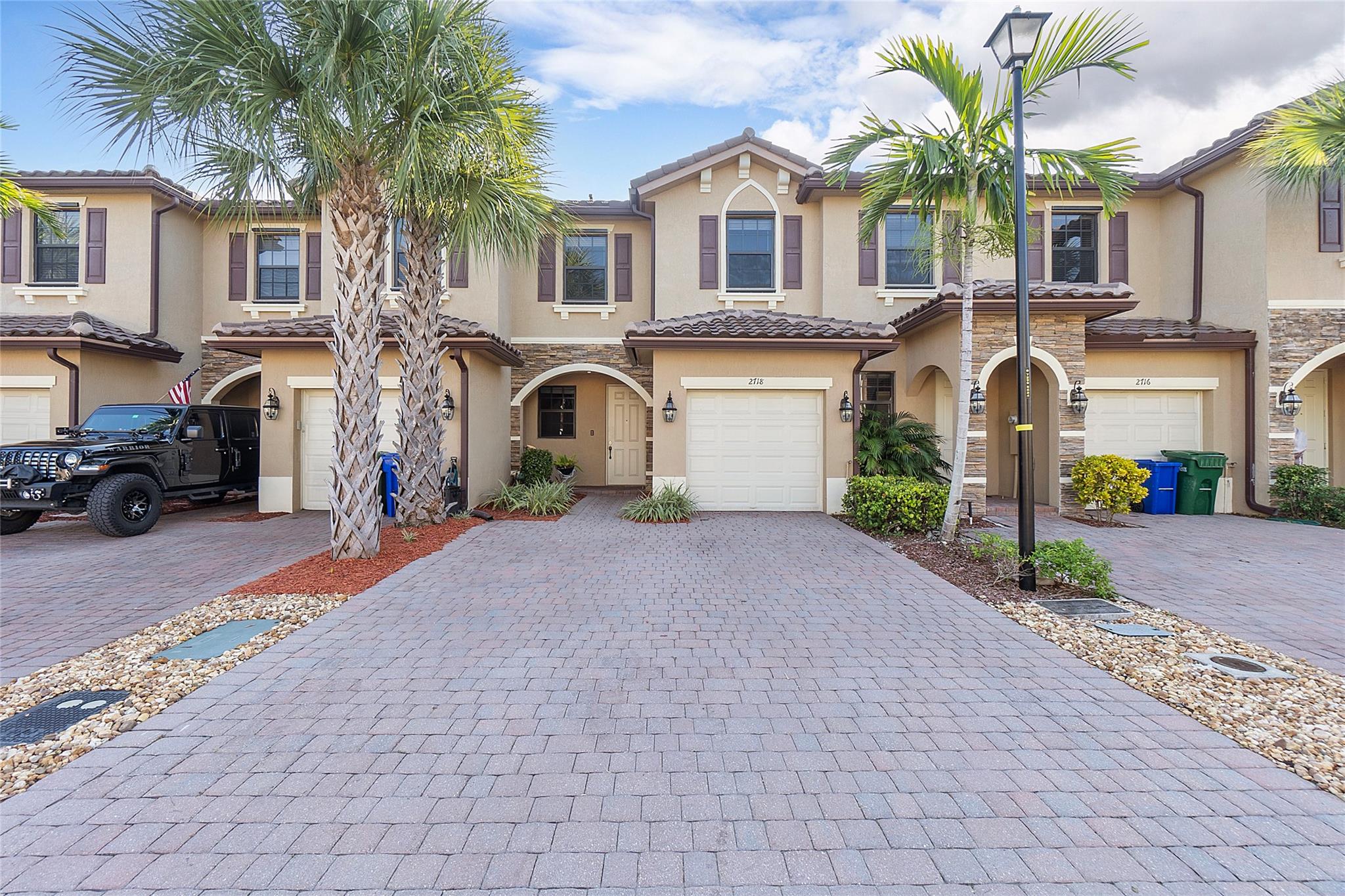 2718 NW 55th Ave
