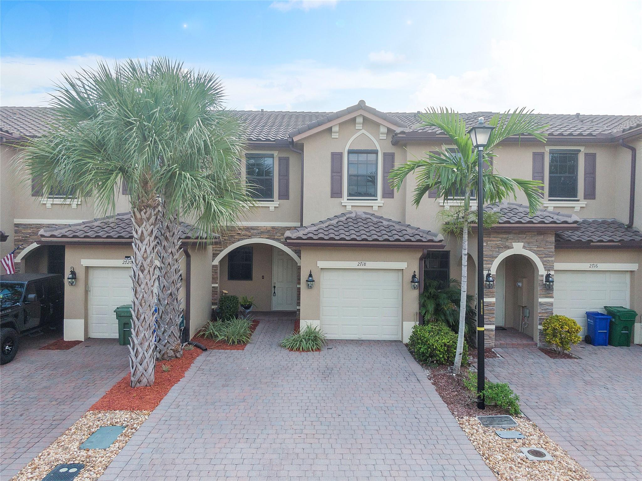 2718 NW 55th Ave