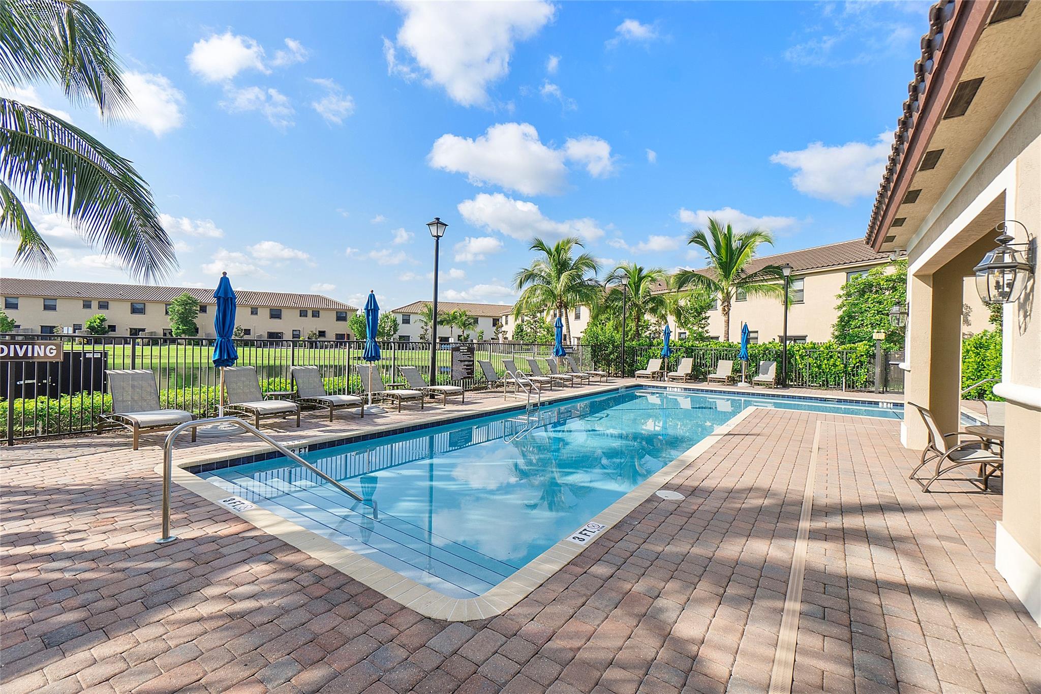 2718 NW 55th Ave