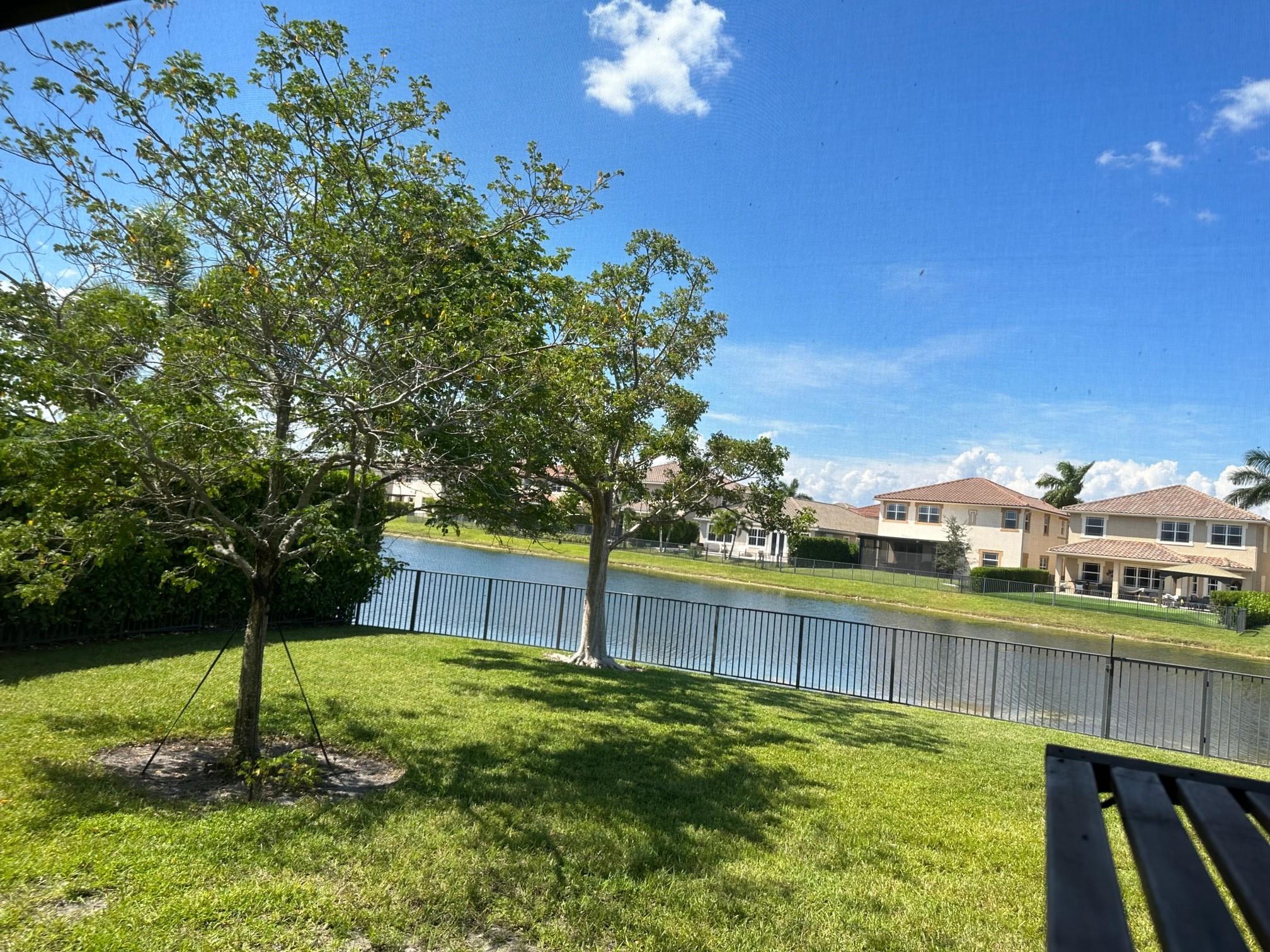 8599 Lakeside Dr