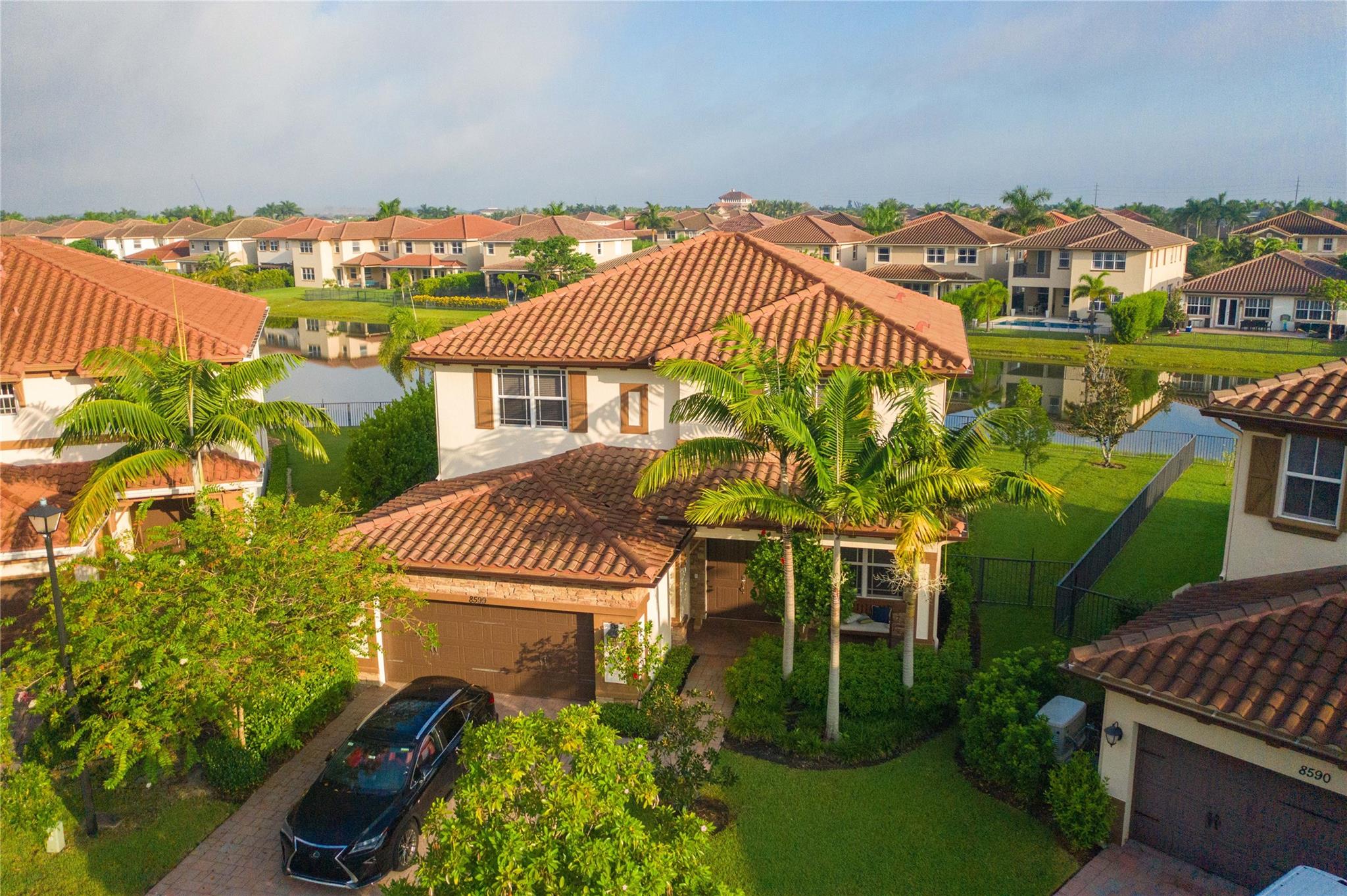 8599 Lakeside Dr