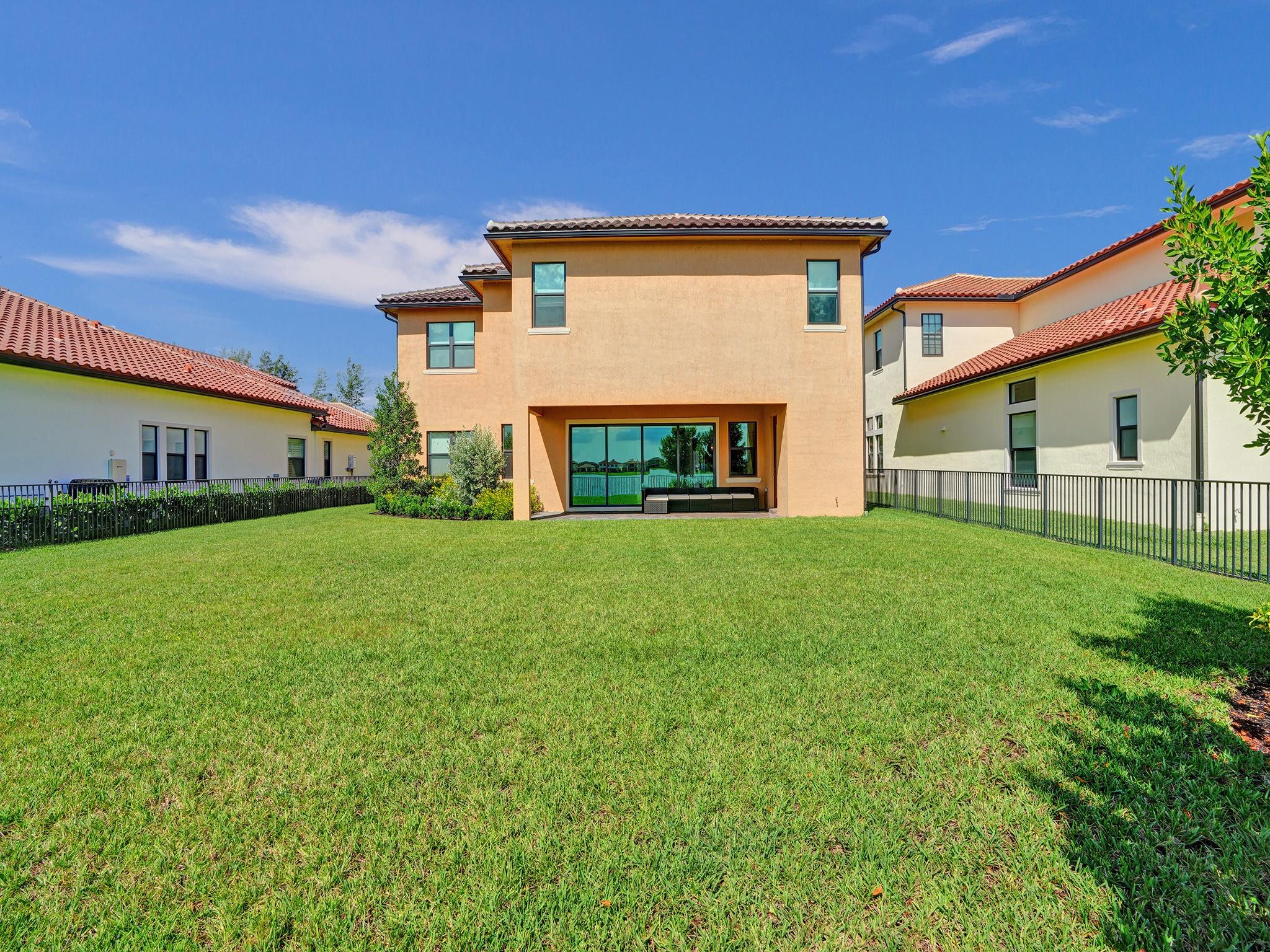 9040 W Parkland Bay Trl
