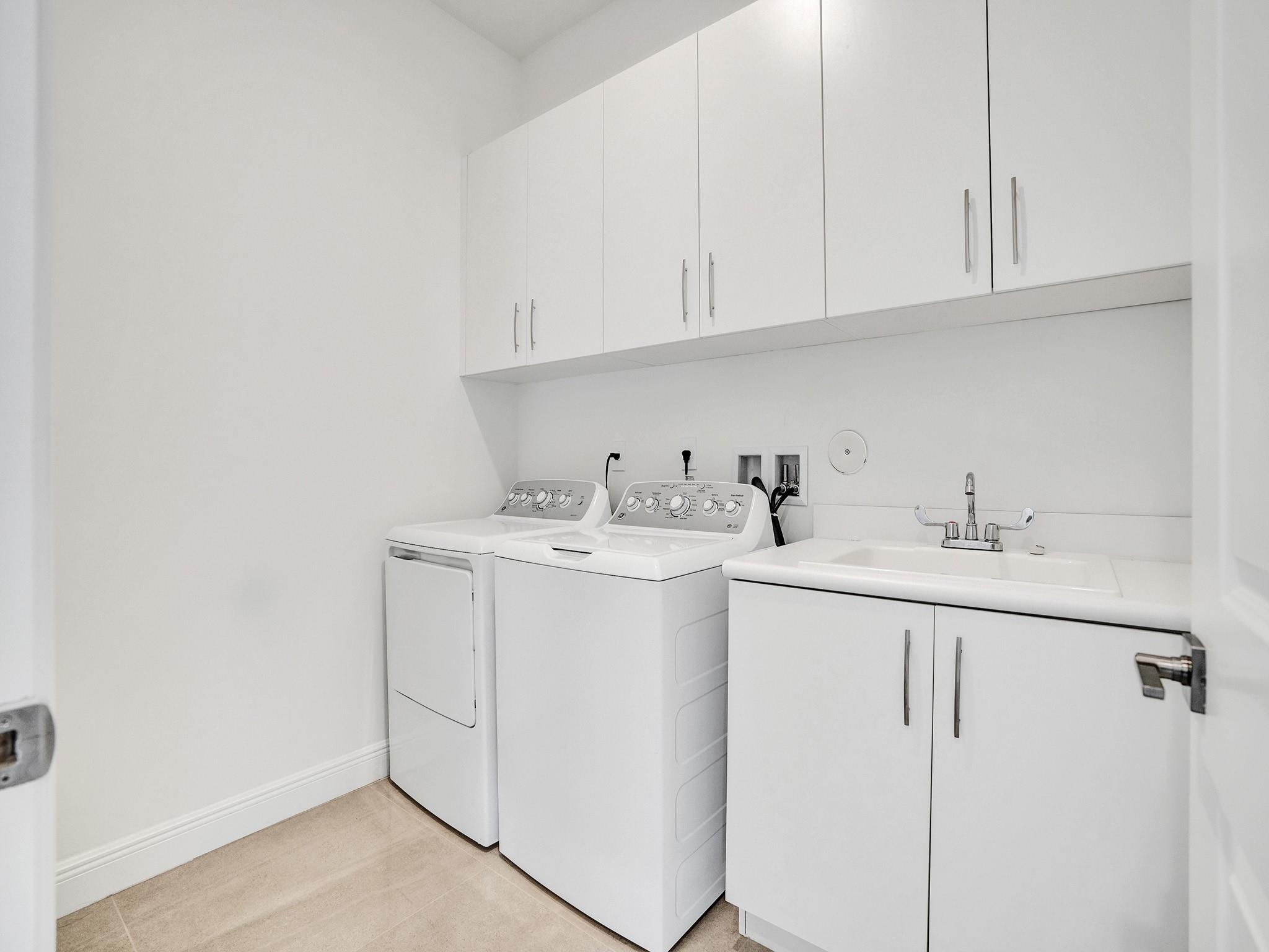 9040 W Parkland Bay Trl