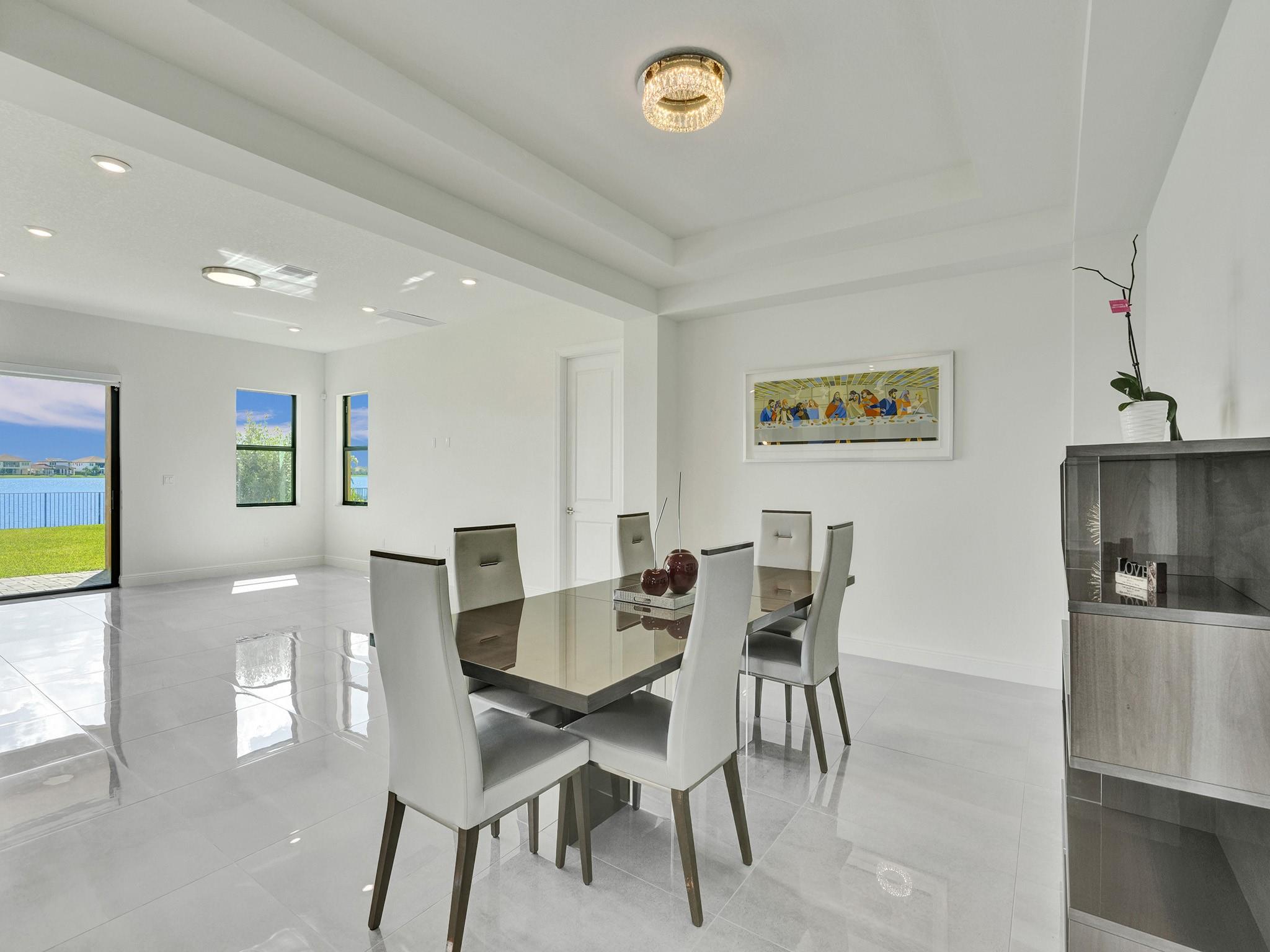 9040 W Parkland Bay Trl