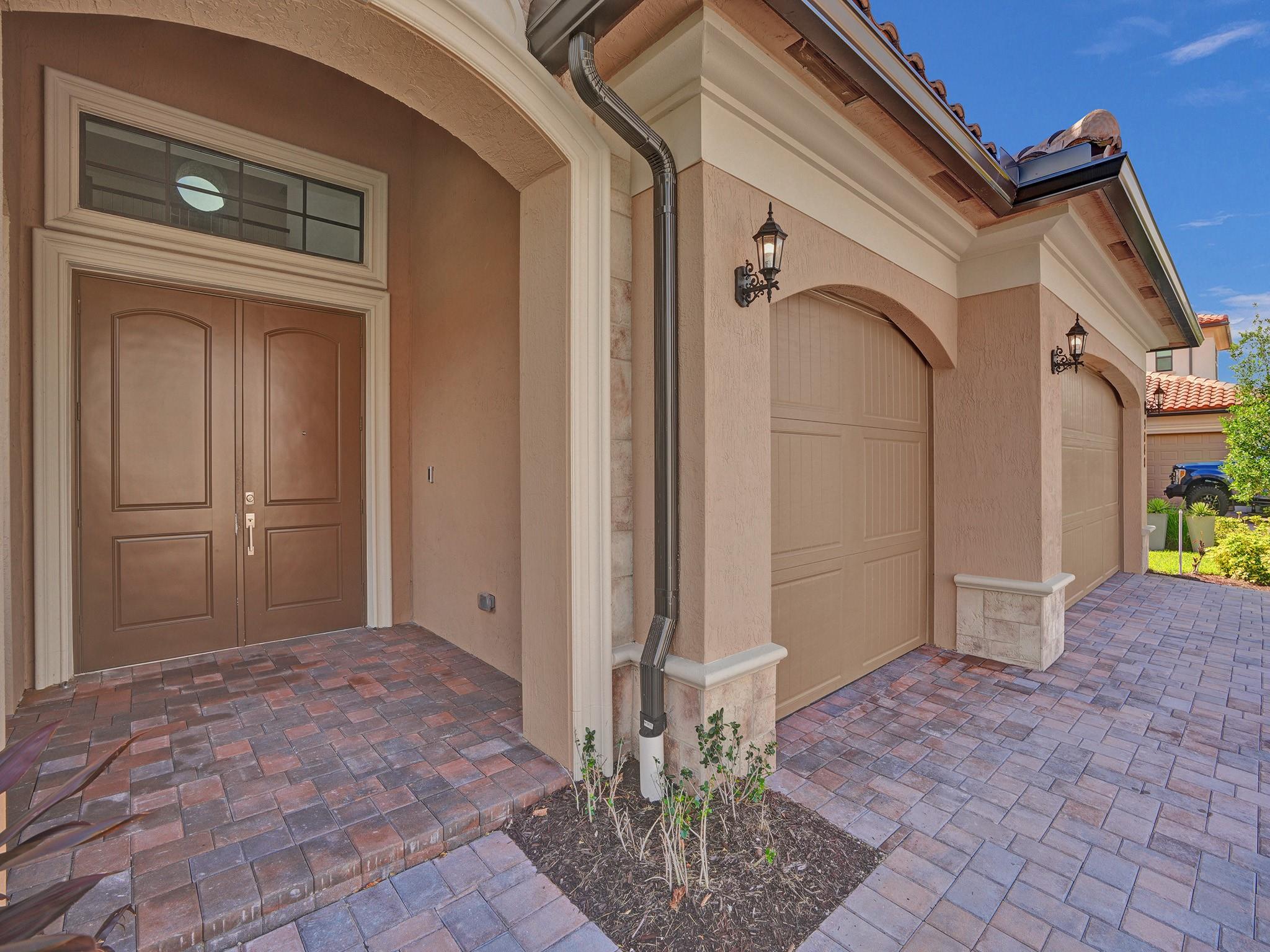 9040 W Parkland Bay Trl
