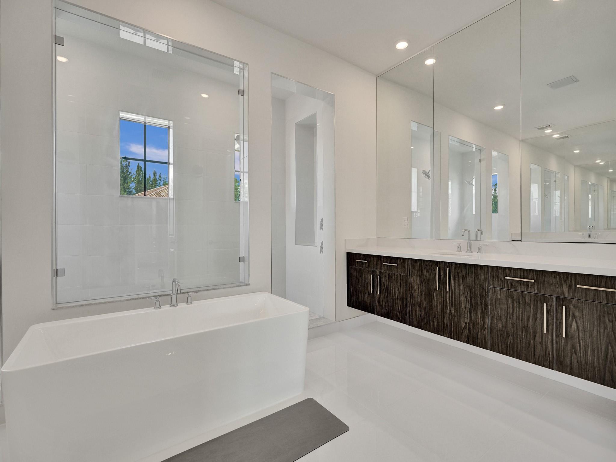 9040 W Parkland Bay Trl