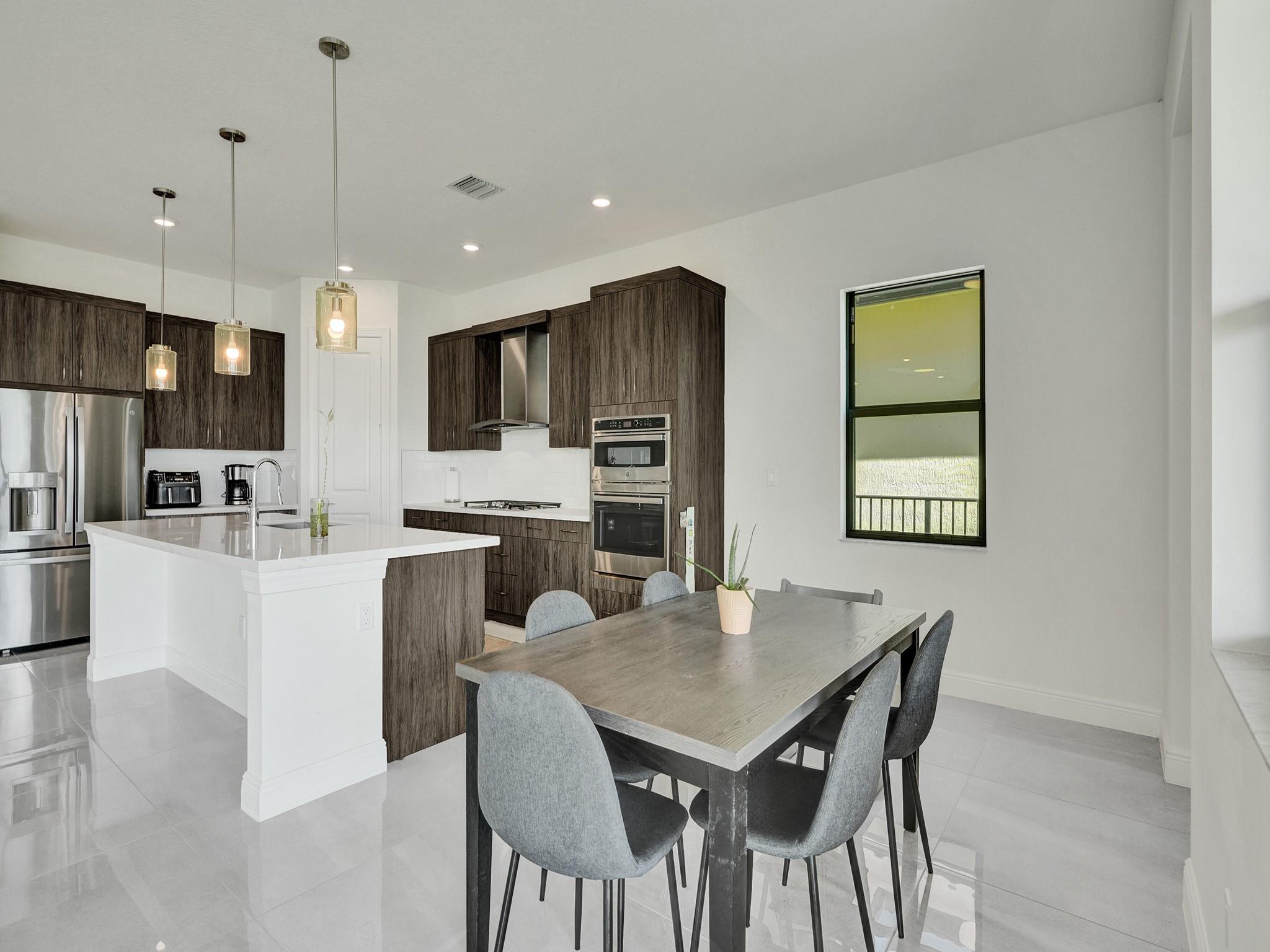 9040 W Parkland Bay Trl