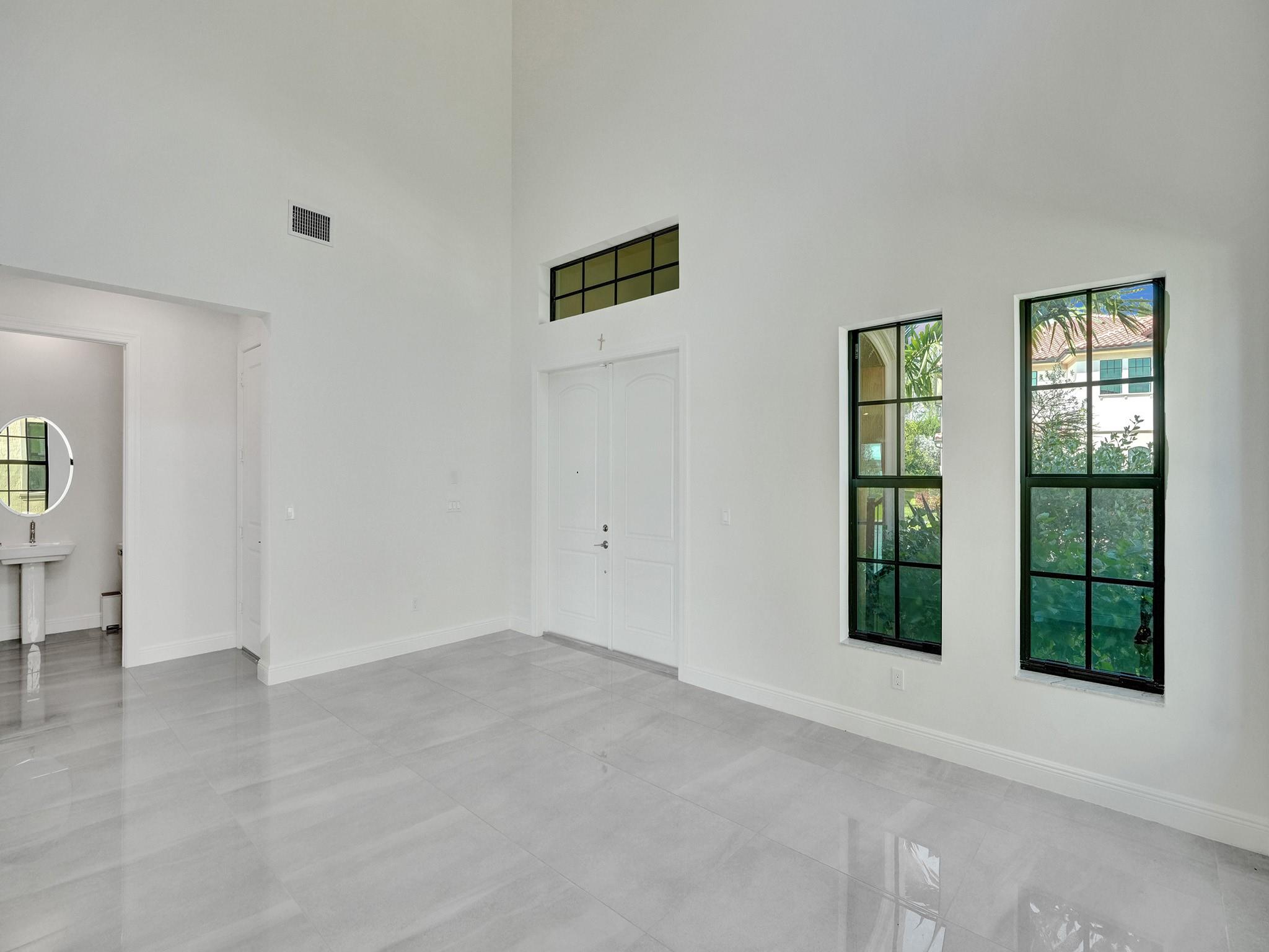 9040 W Parkland Bay Trl