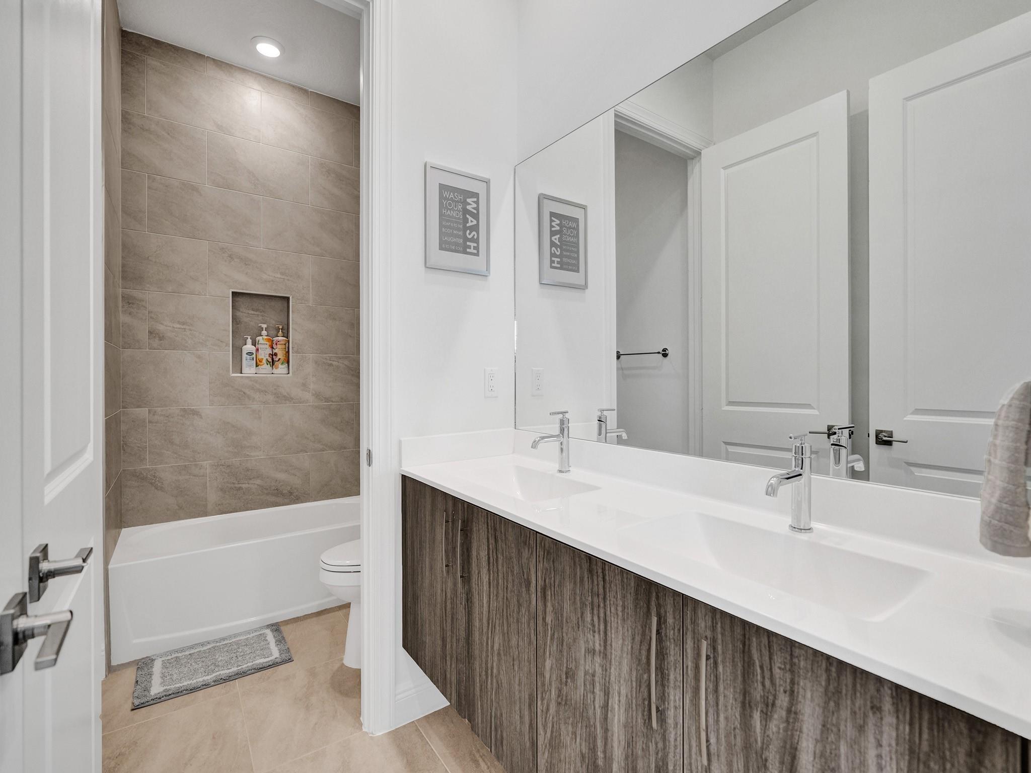 9040 W Parkland Bay Trl