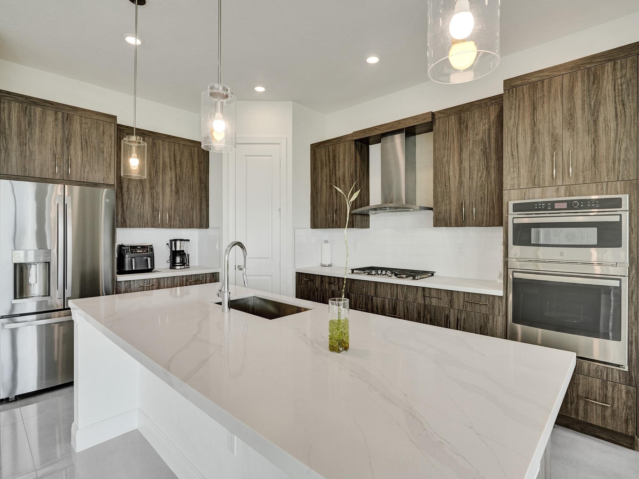 9040 W Parkland Bay Trl