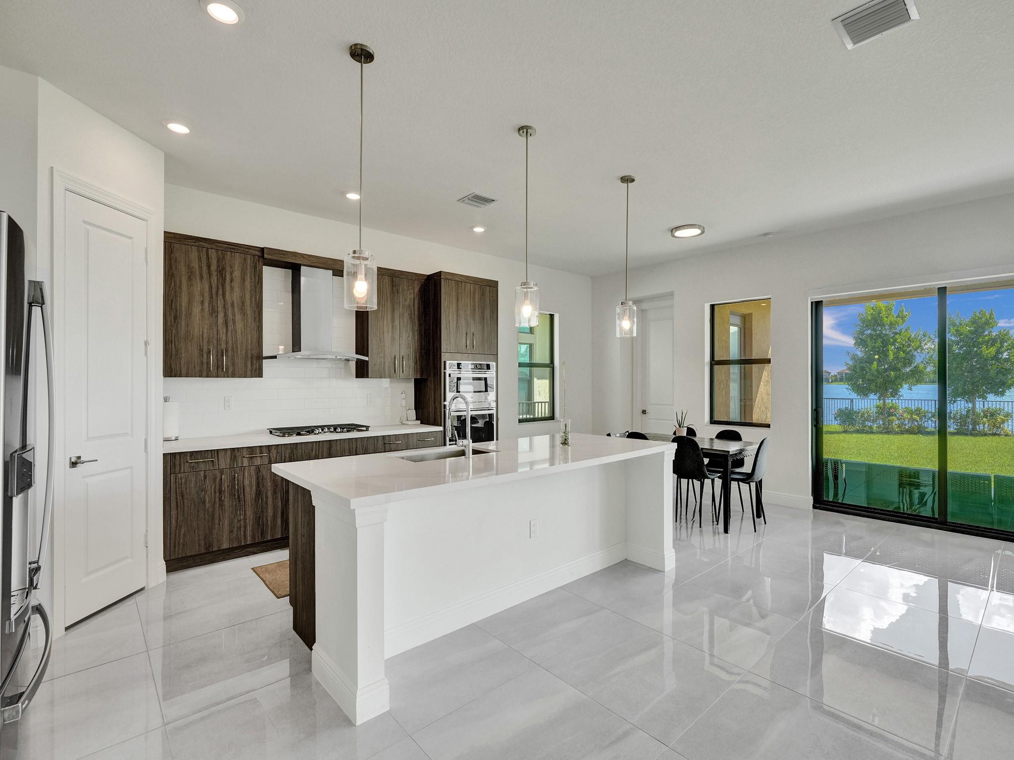 9040 W Parkland Bay Trl