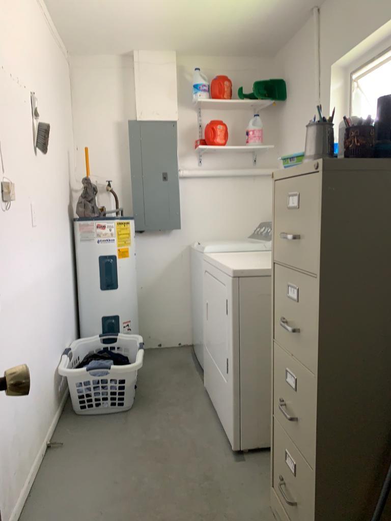 1005 NW 66th Ter