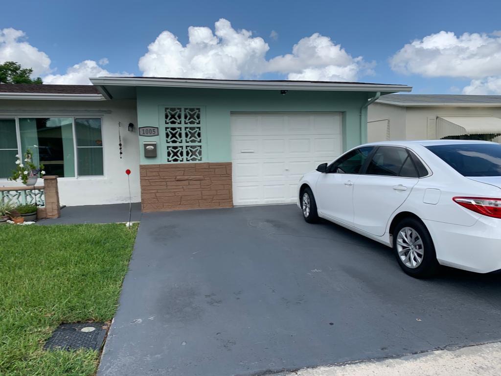 1005 NW 66th Ter
