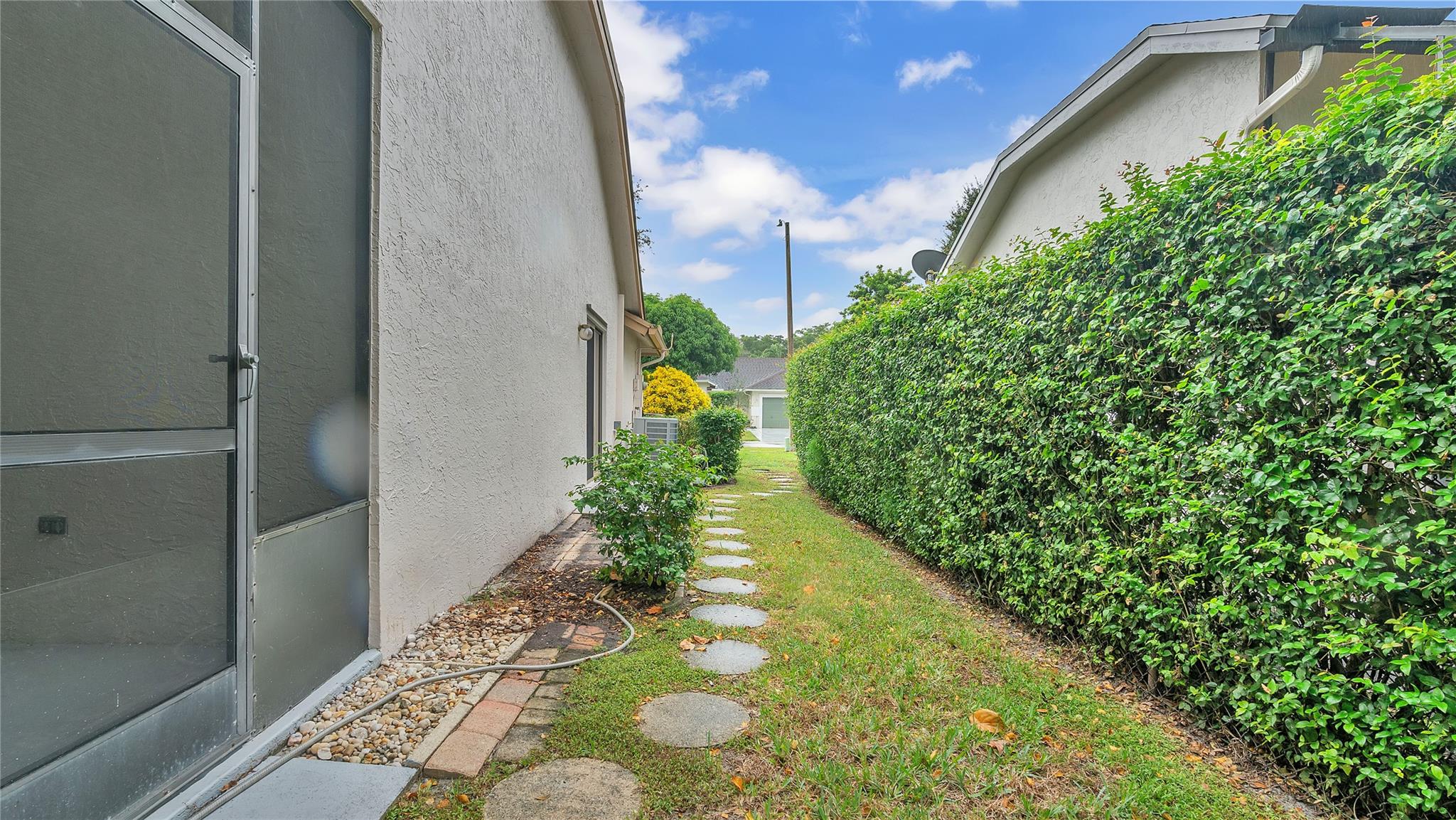 4335 NW 52nd St