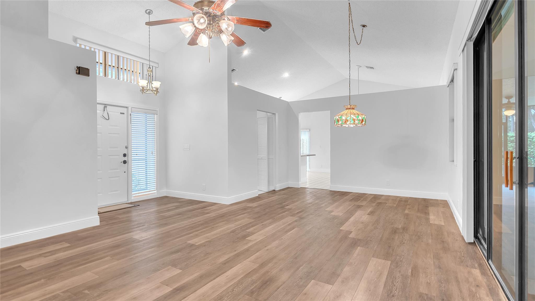4335 NW 52nd St