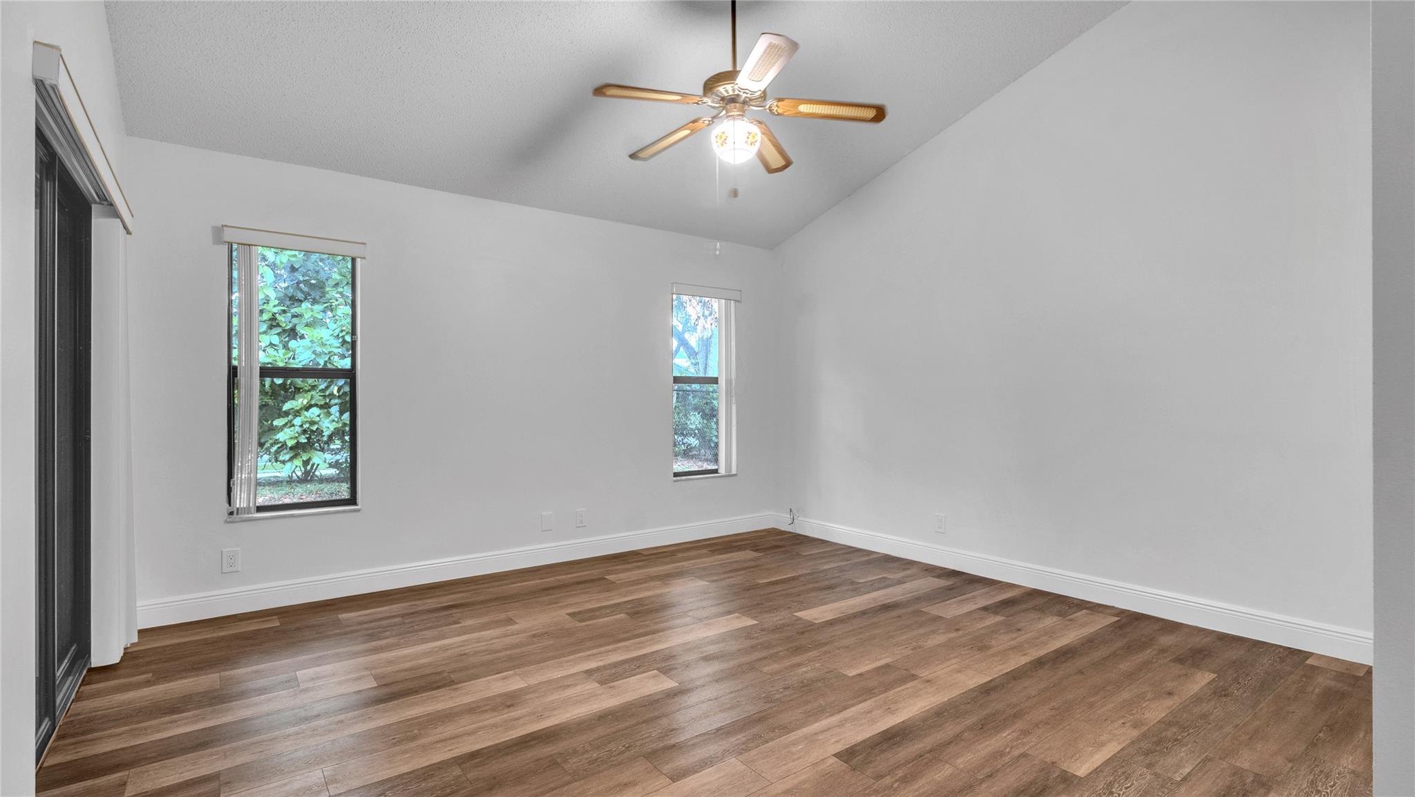 4335 NW 52nd St
