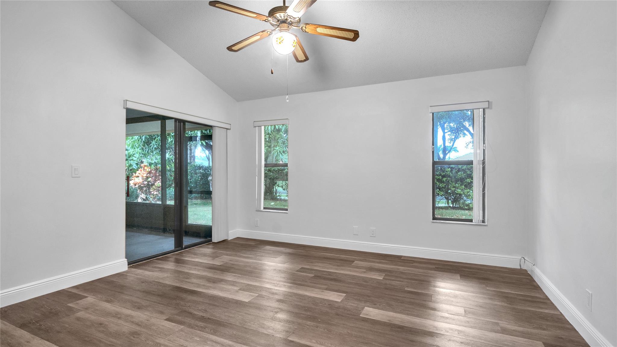 4335 NW 52nd St