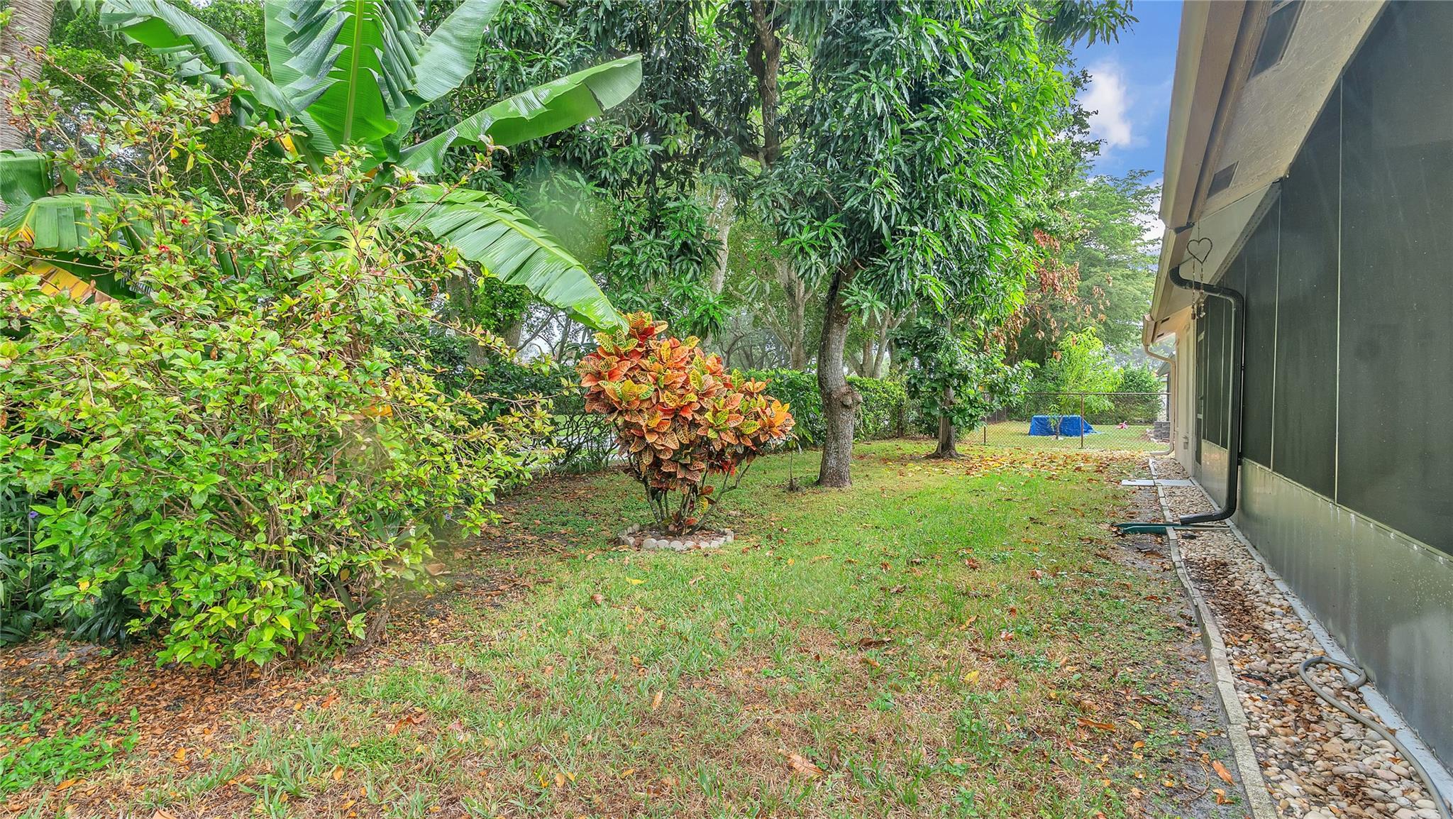 4335 NW 52nd St