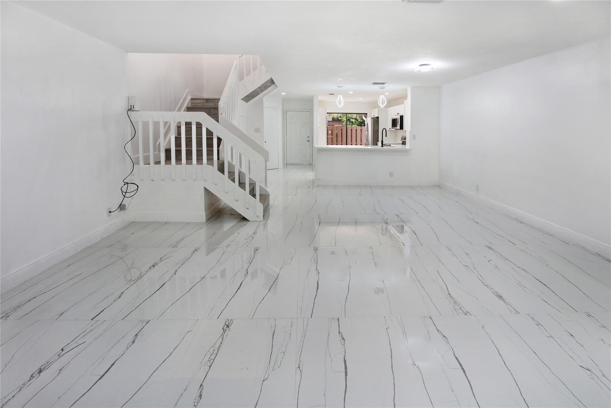 4313 N Carambola Cir N