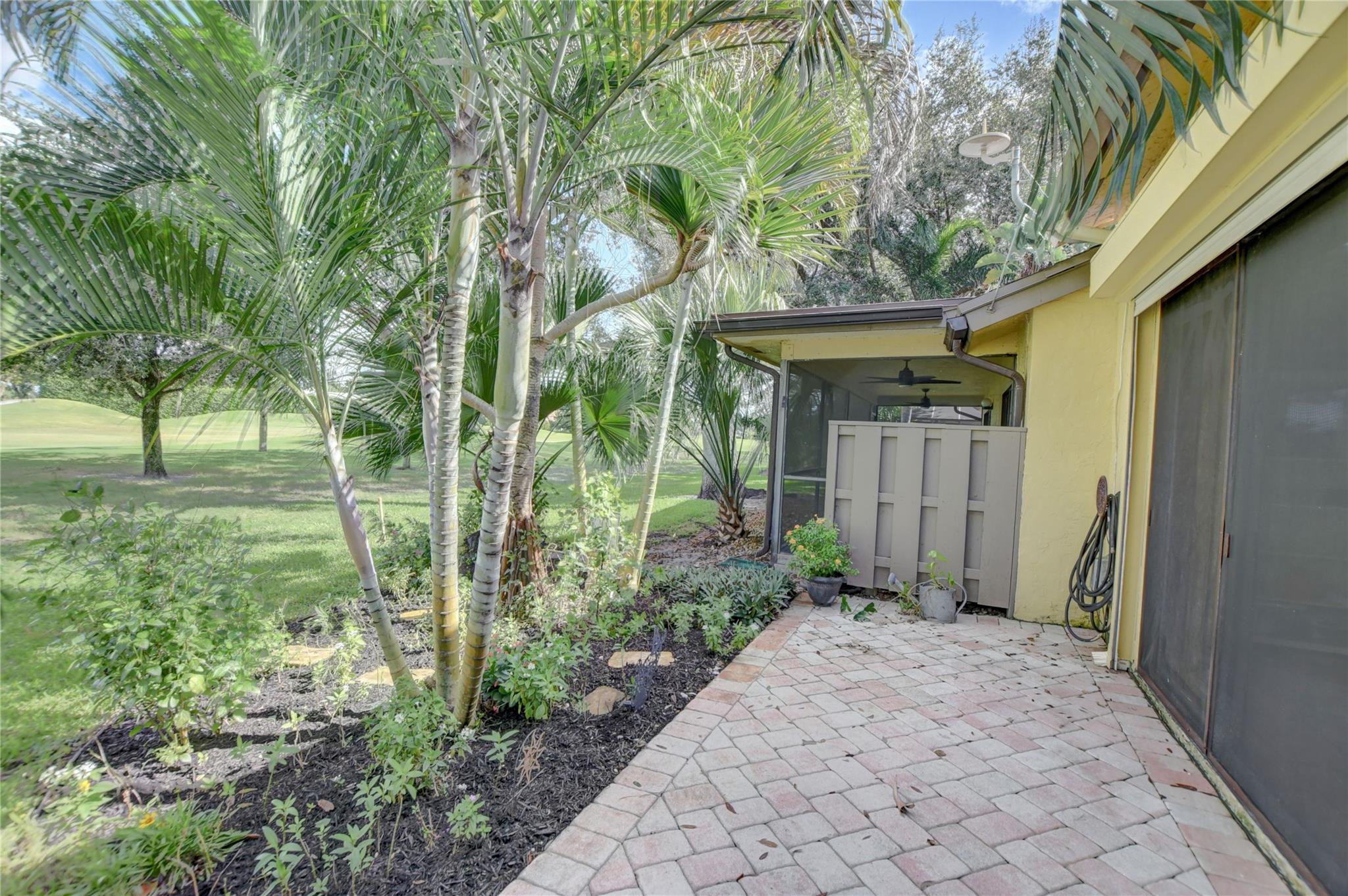 2159 WOODLANDS WAY, #2159