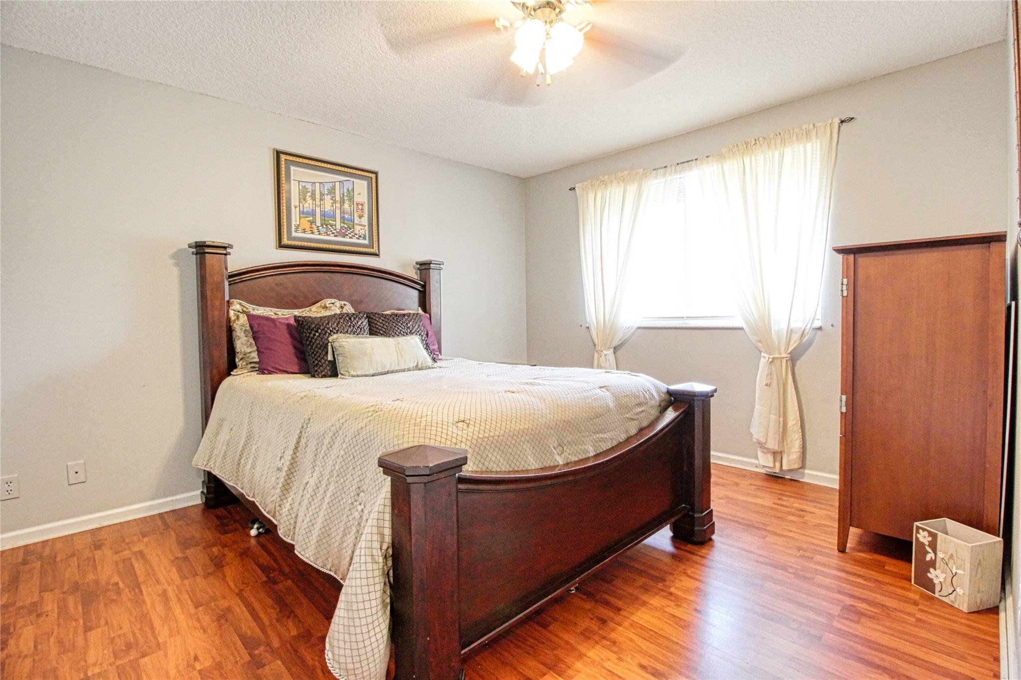 4524 NW 50th Ct