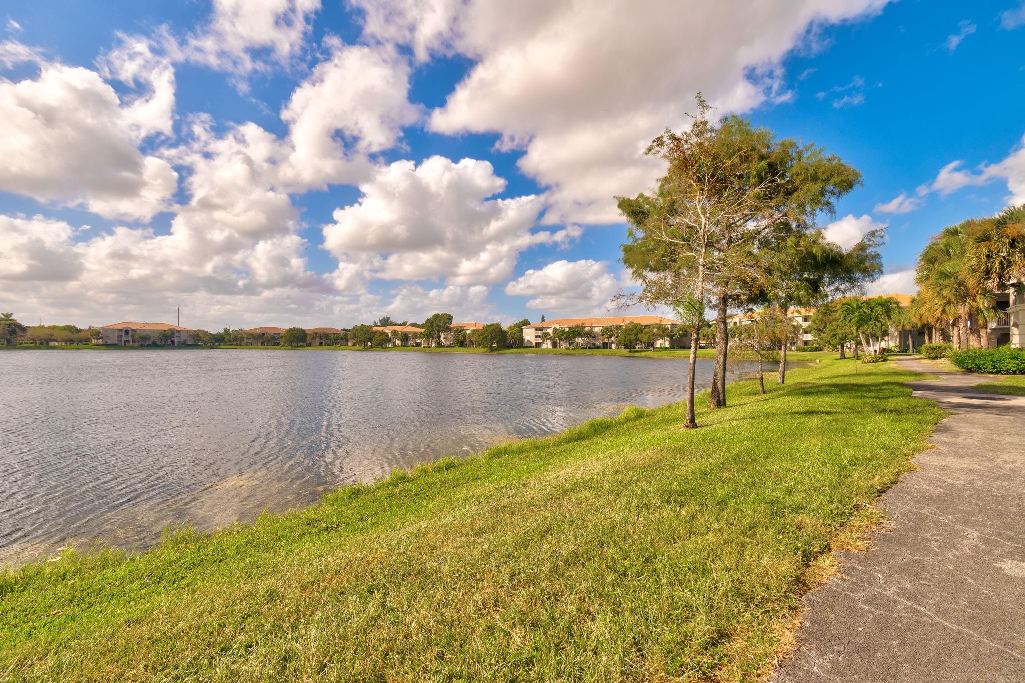 5035 Wiles Rd, #208