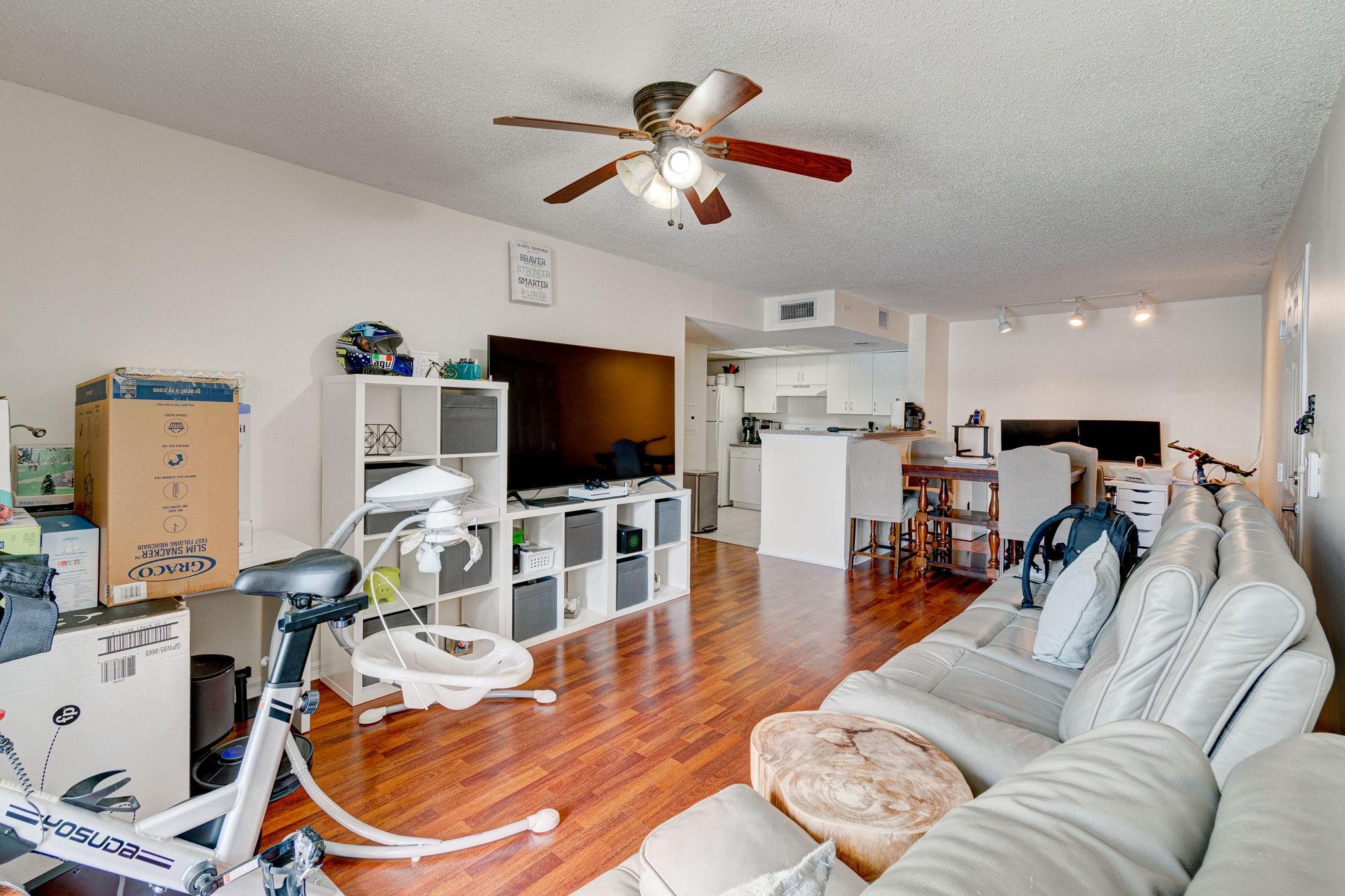 5035 Wiles Rd, #208