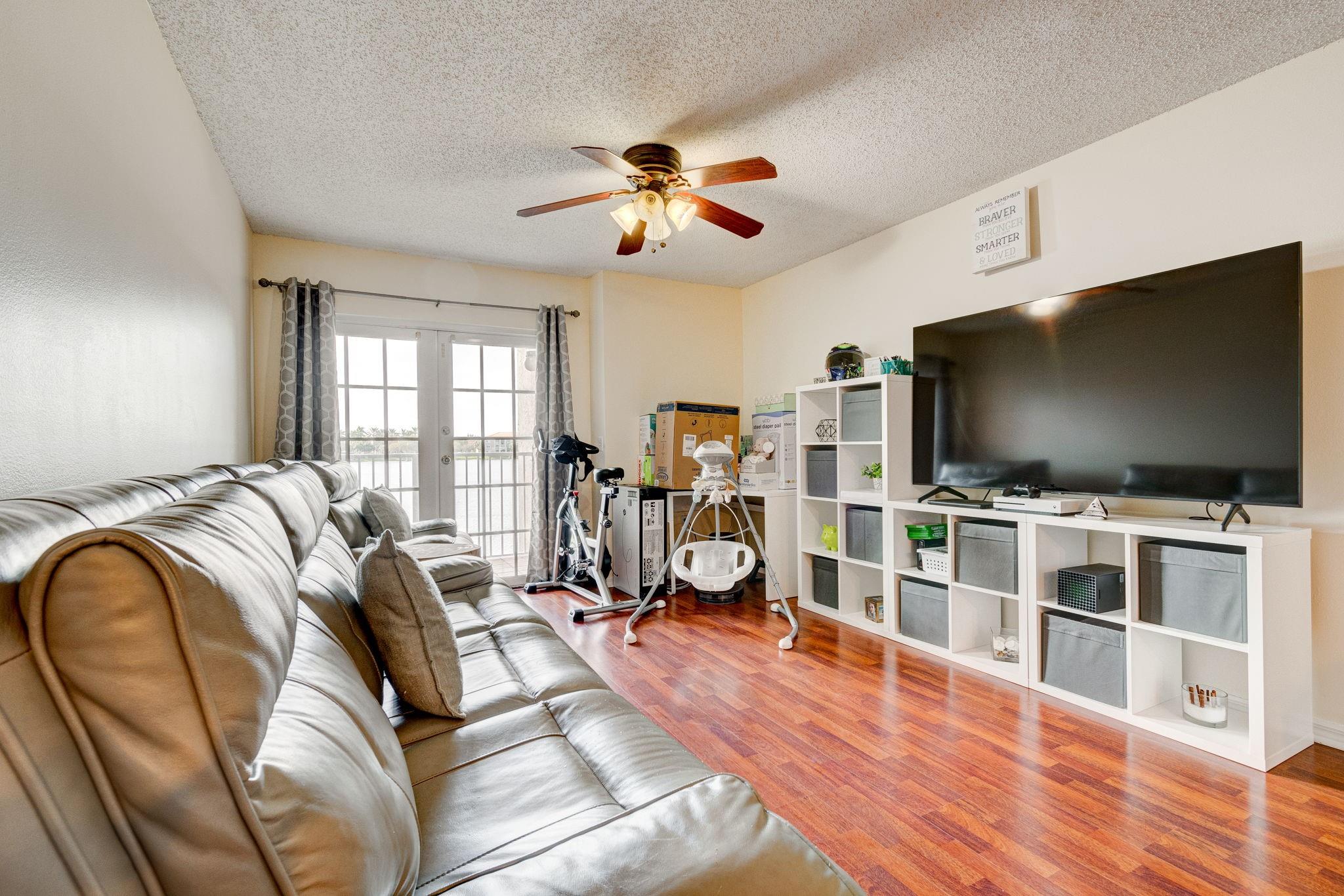 5035 Wiles Rd, #208
